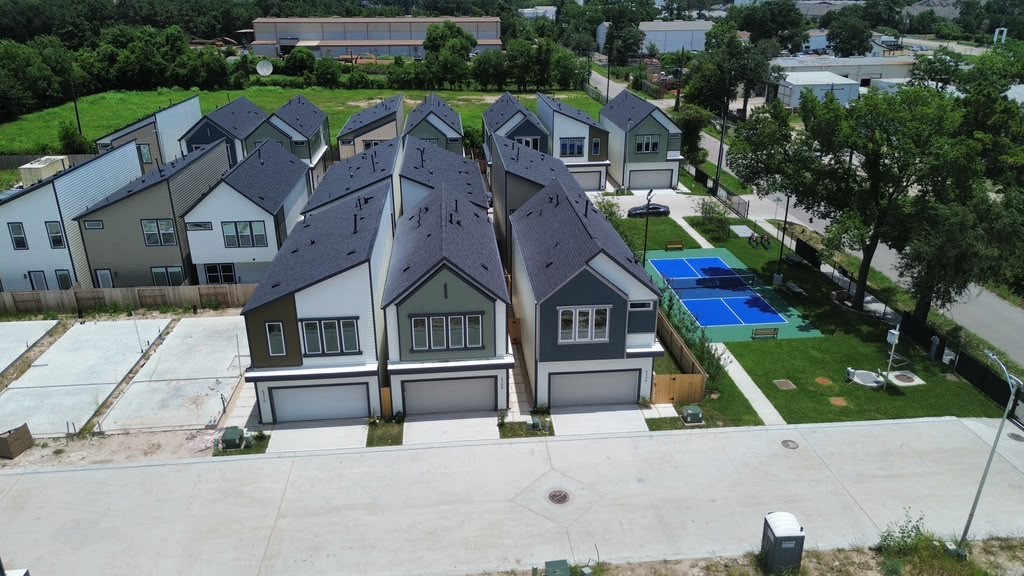 5310 Jesselton Lane Property Photo 3