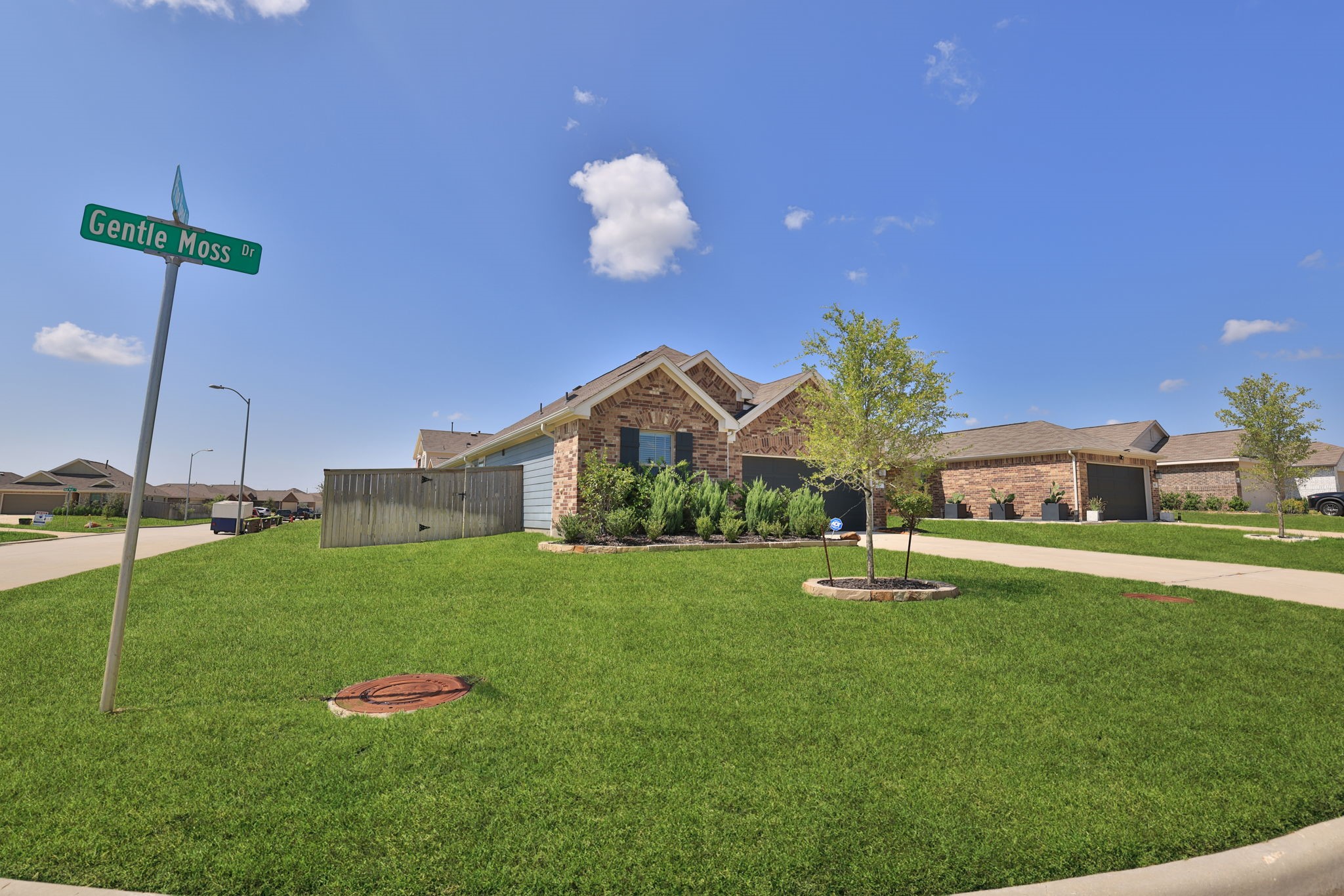 952 Gentle Moss Drive Property Photo 3