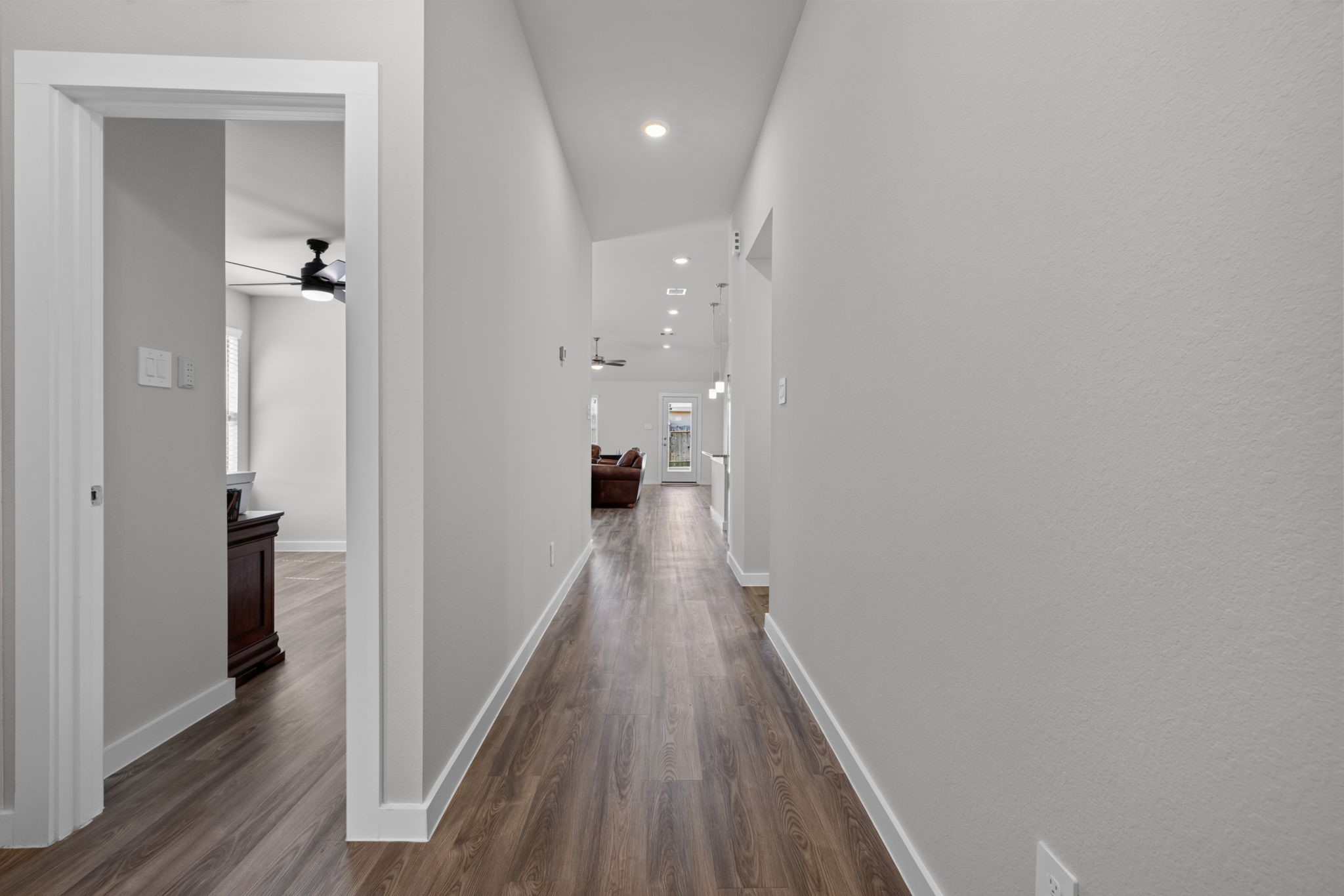 952 Gentle Moss Drive Property Photo 8