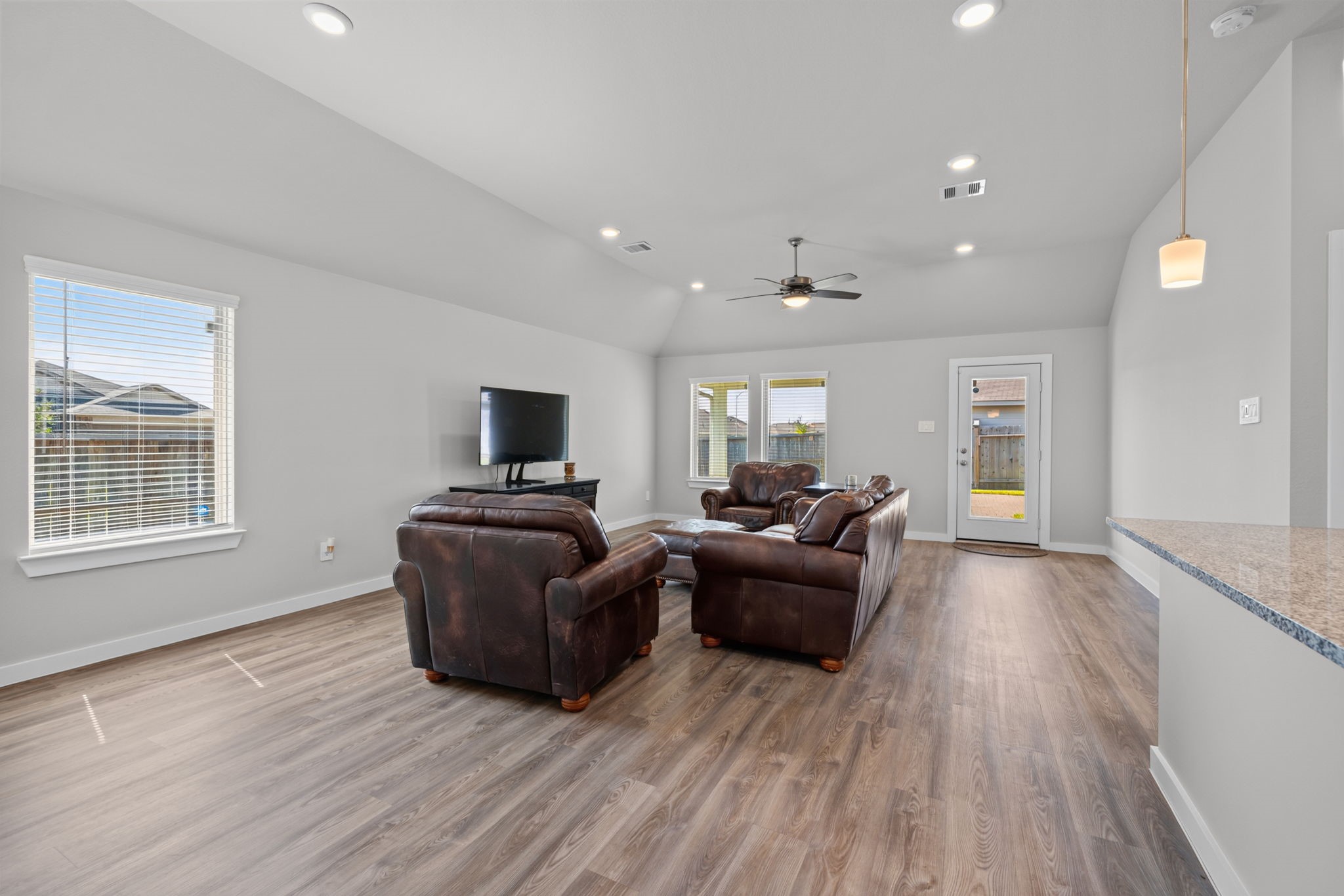 952 Gentle Moss Drive Property Photo 18