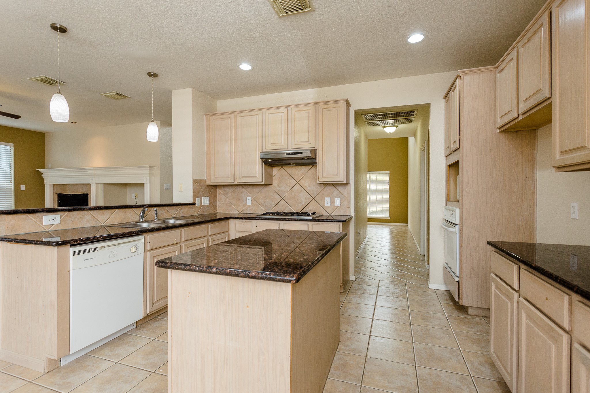 5906 Saber River Property Photo 25