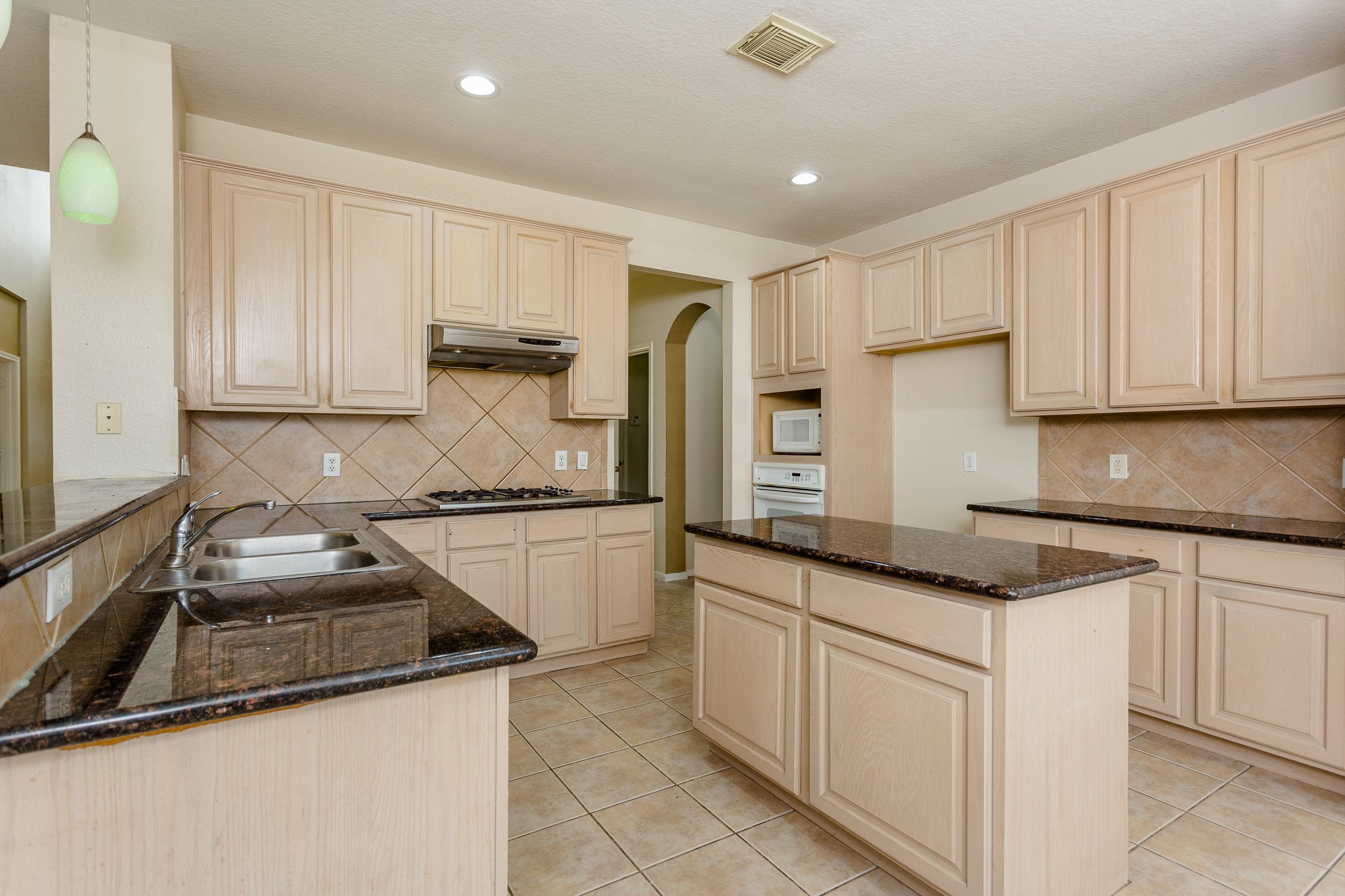 5906 Saber River Property Photo 26