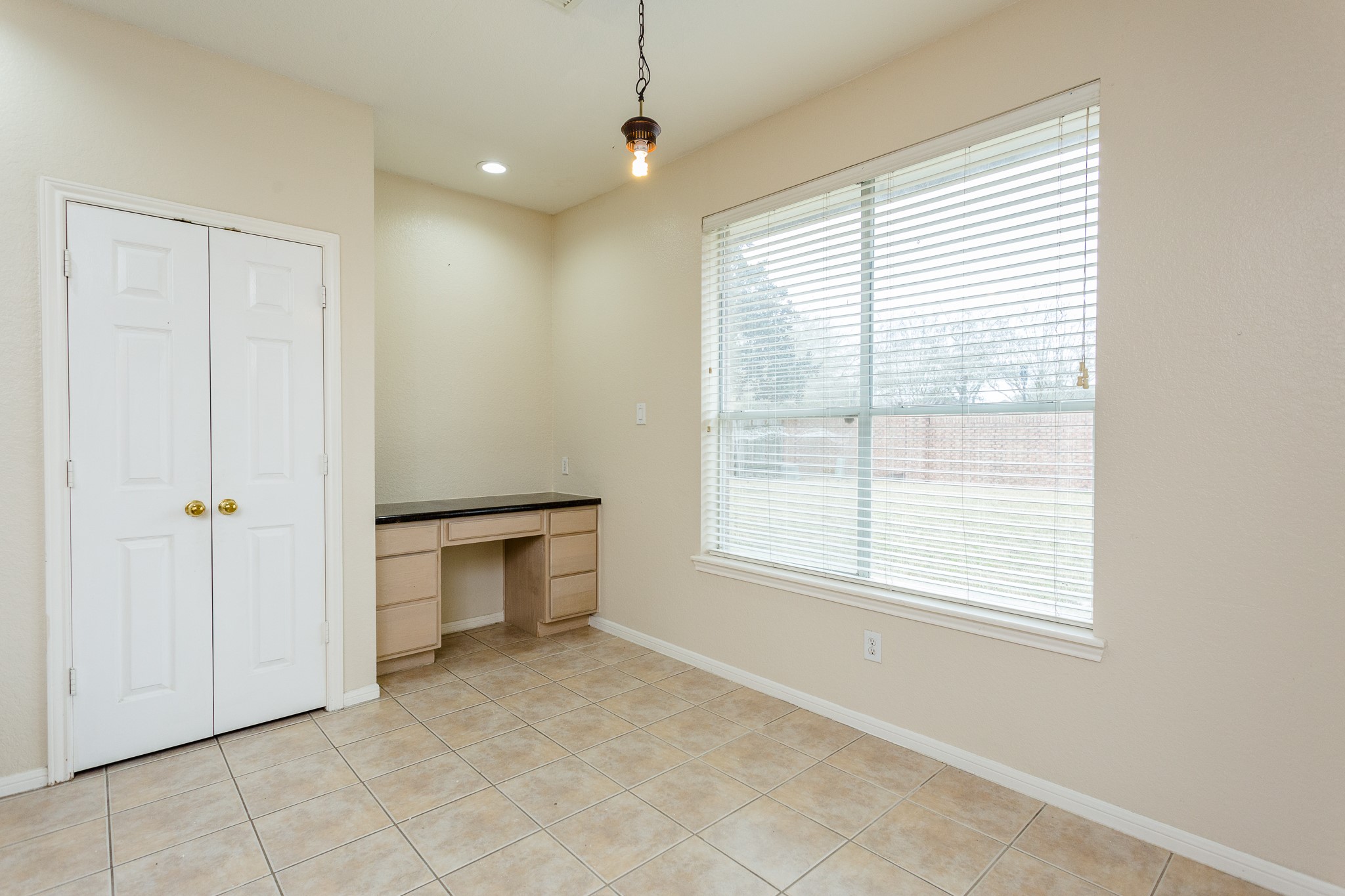 5906 Saber River Property Photo 28