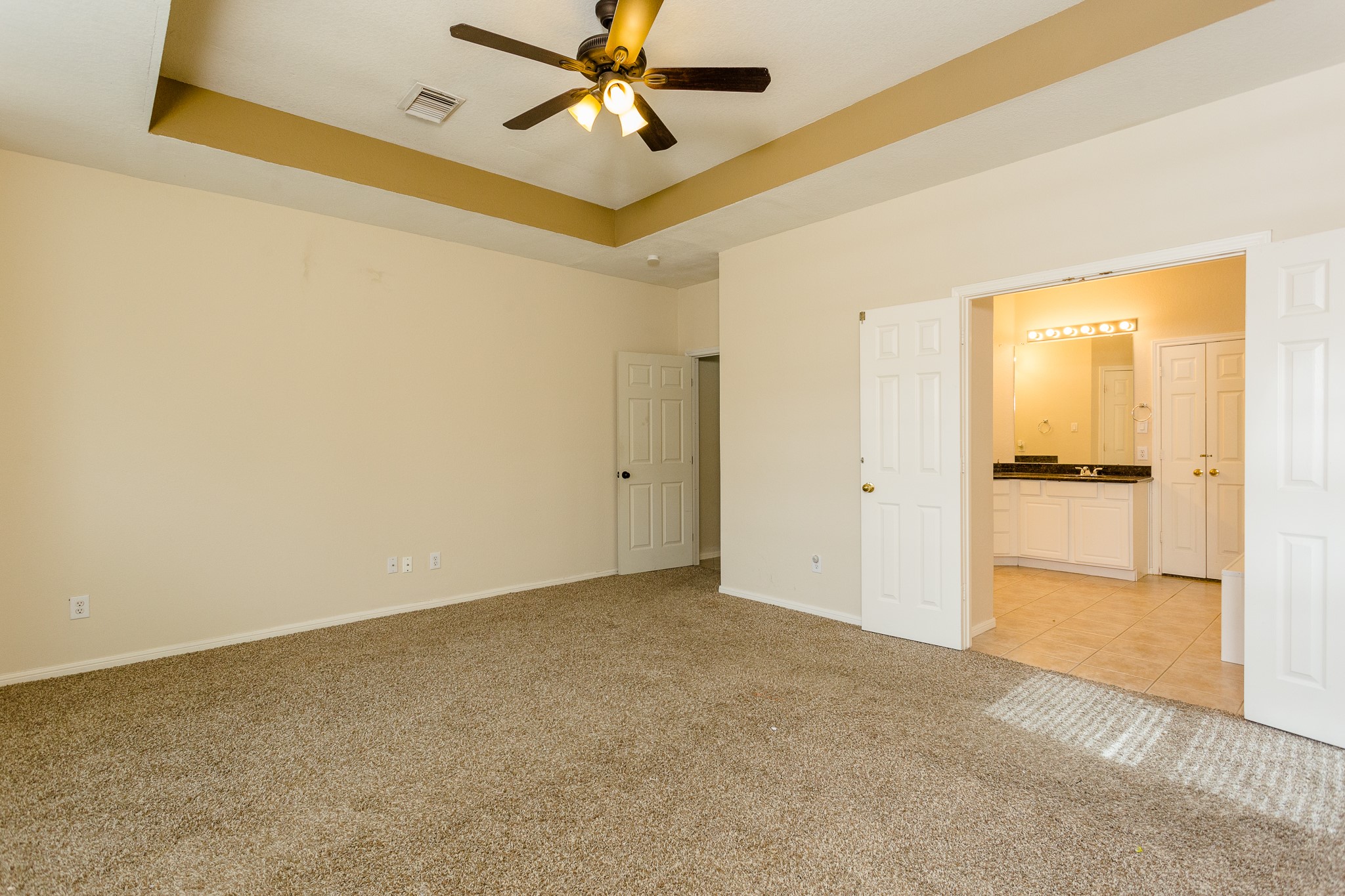 5906 Saber River Property Photo 32