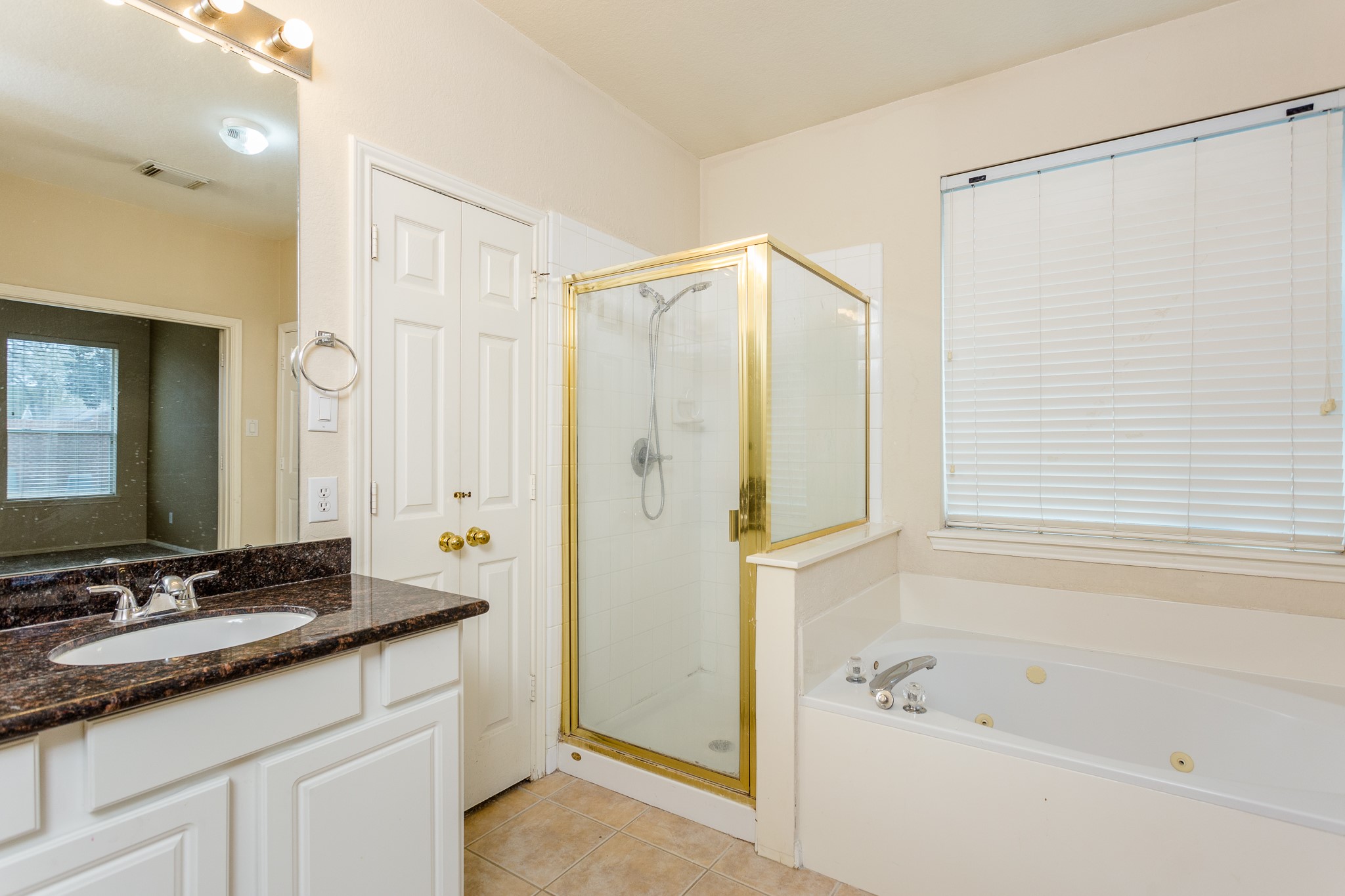 5906 Saber River Property Photo 35