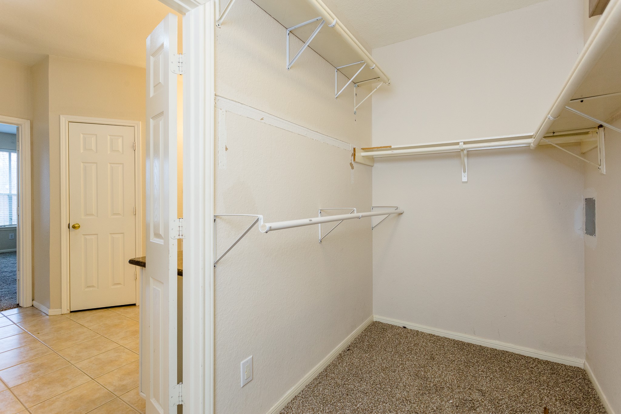 5906 Saber River Property Photo 36