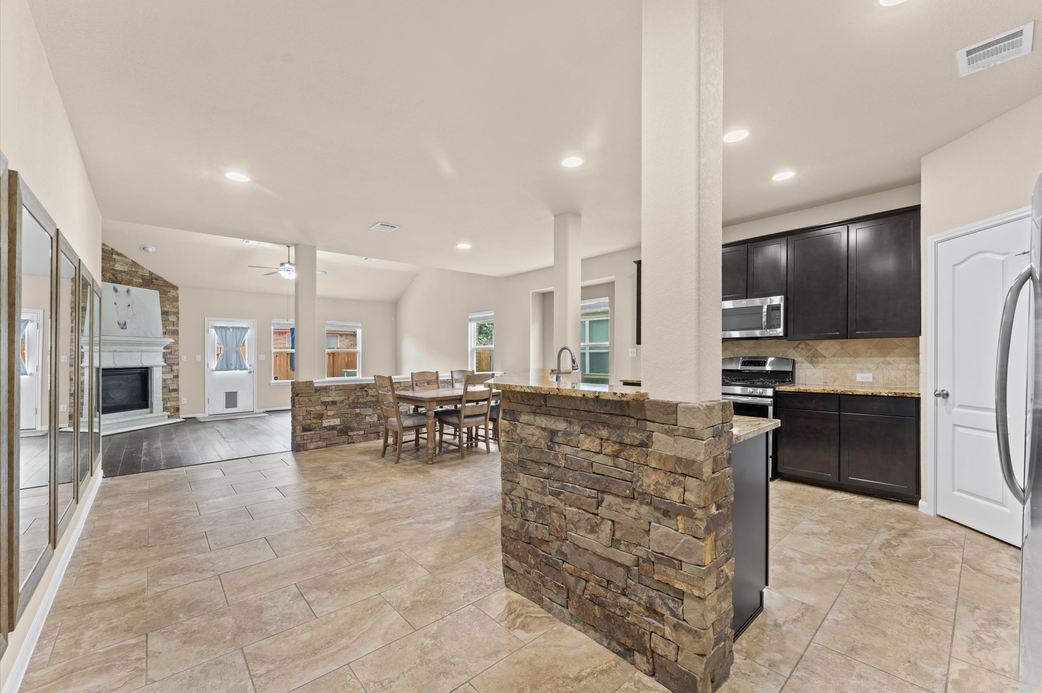 9974 Stone Creek Lane Property Photo 11
