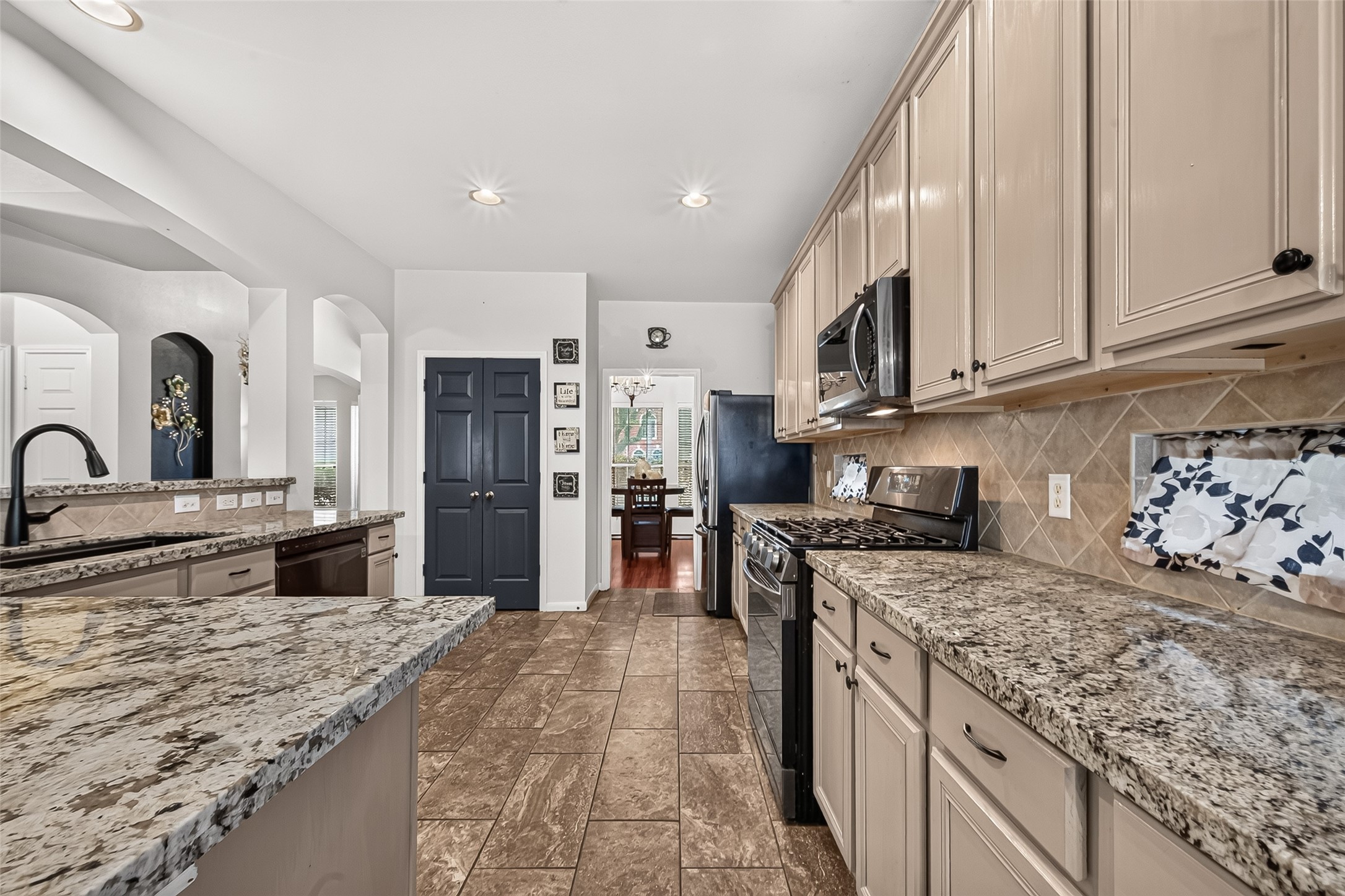 3006 April Wind Drive Property Photo 17
