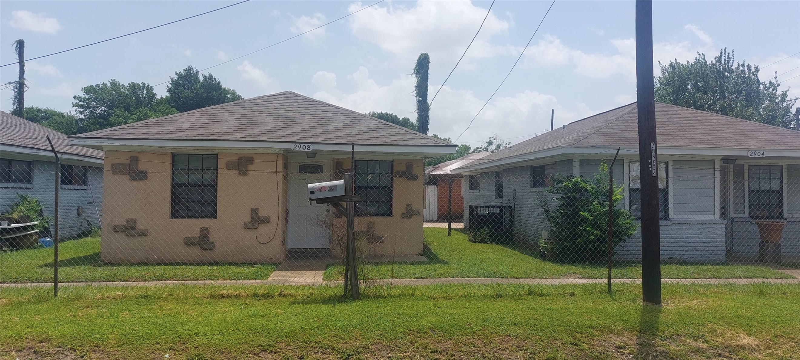 2908 Wipprecht Street Property Photo 5