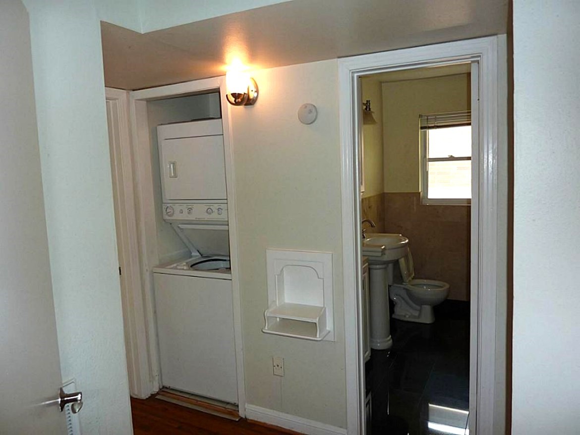 2403 Watts Street 4 Property Photo 9