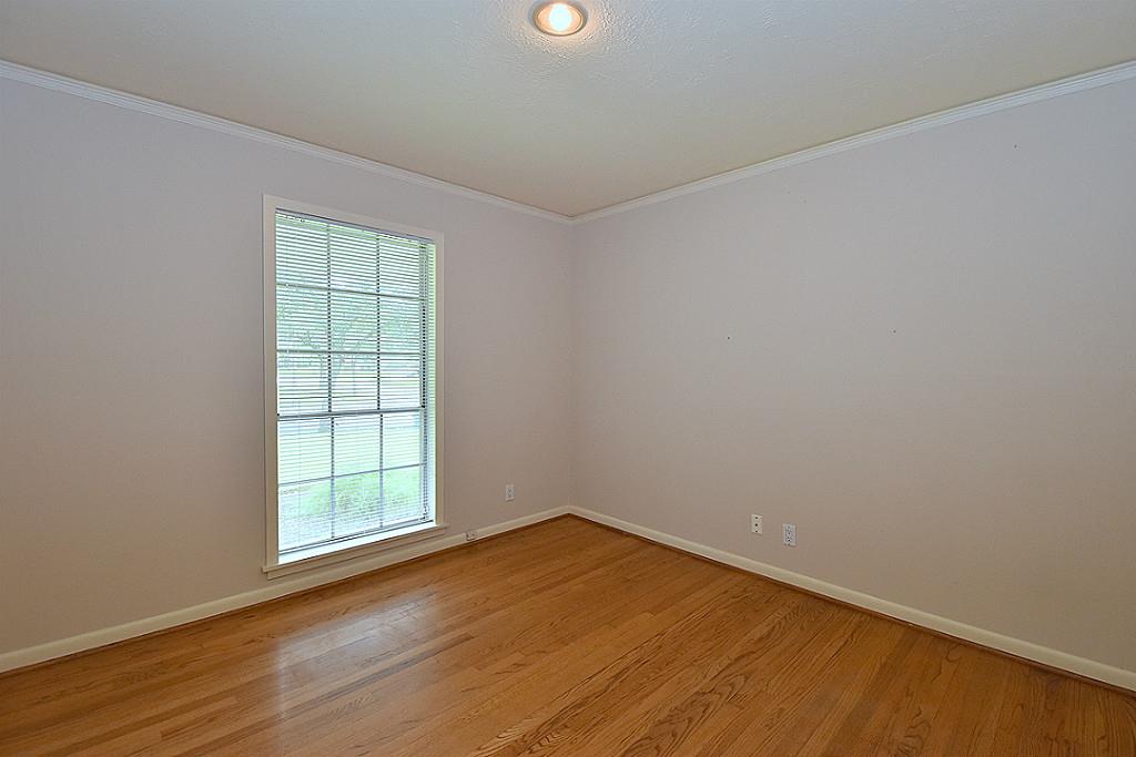5103 Briarbend Drive Property Photo 4