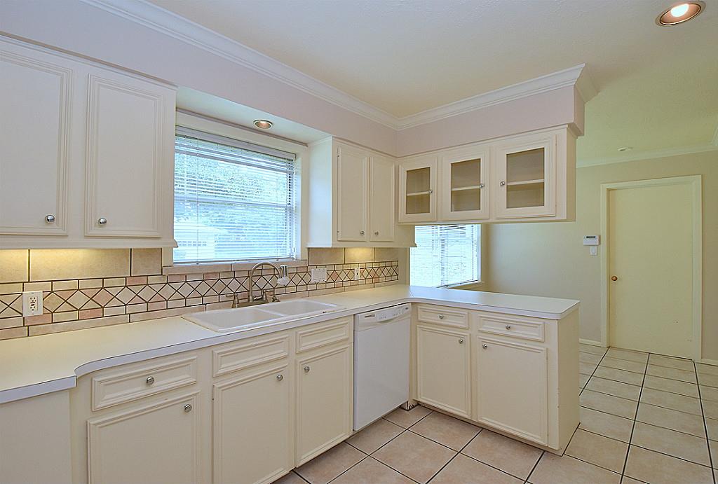 5103 Briarbend Drive Property Photo 6