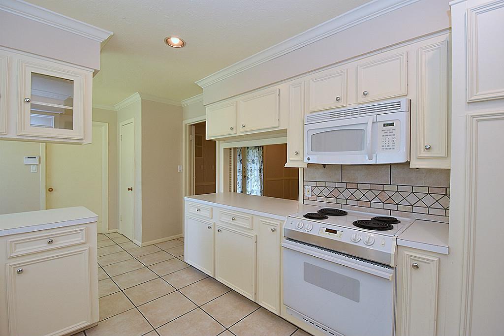 5103 Briarbend Drive Property Photo 7