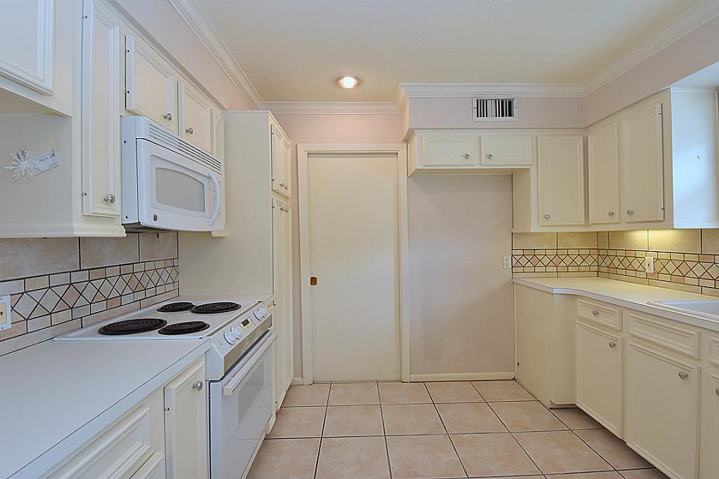 5103 Briarbend Drive Property Photo 9