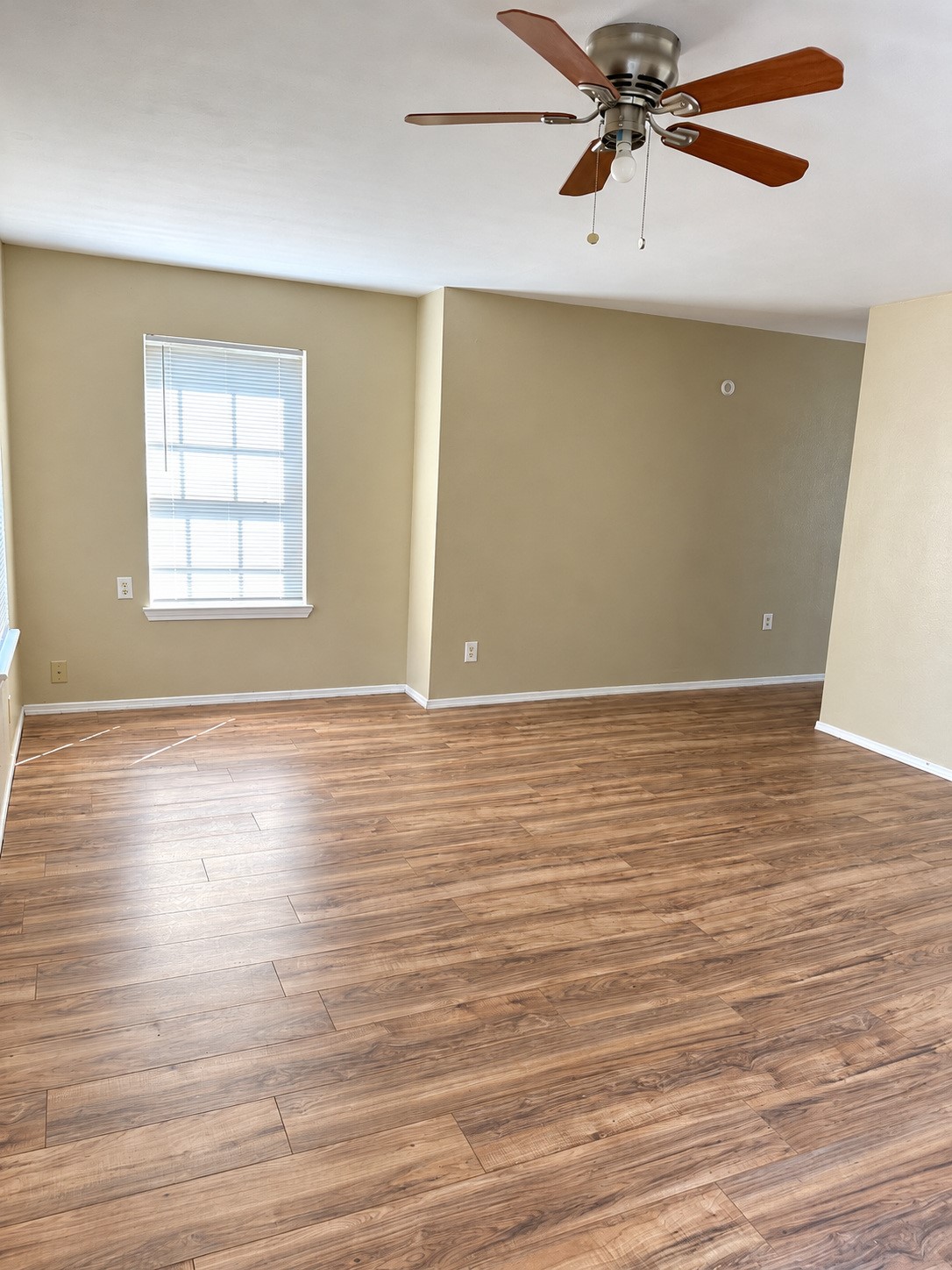 4714 Oleander Street D Property Photo 4