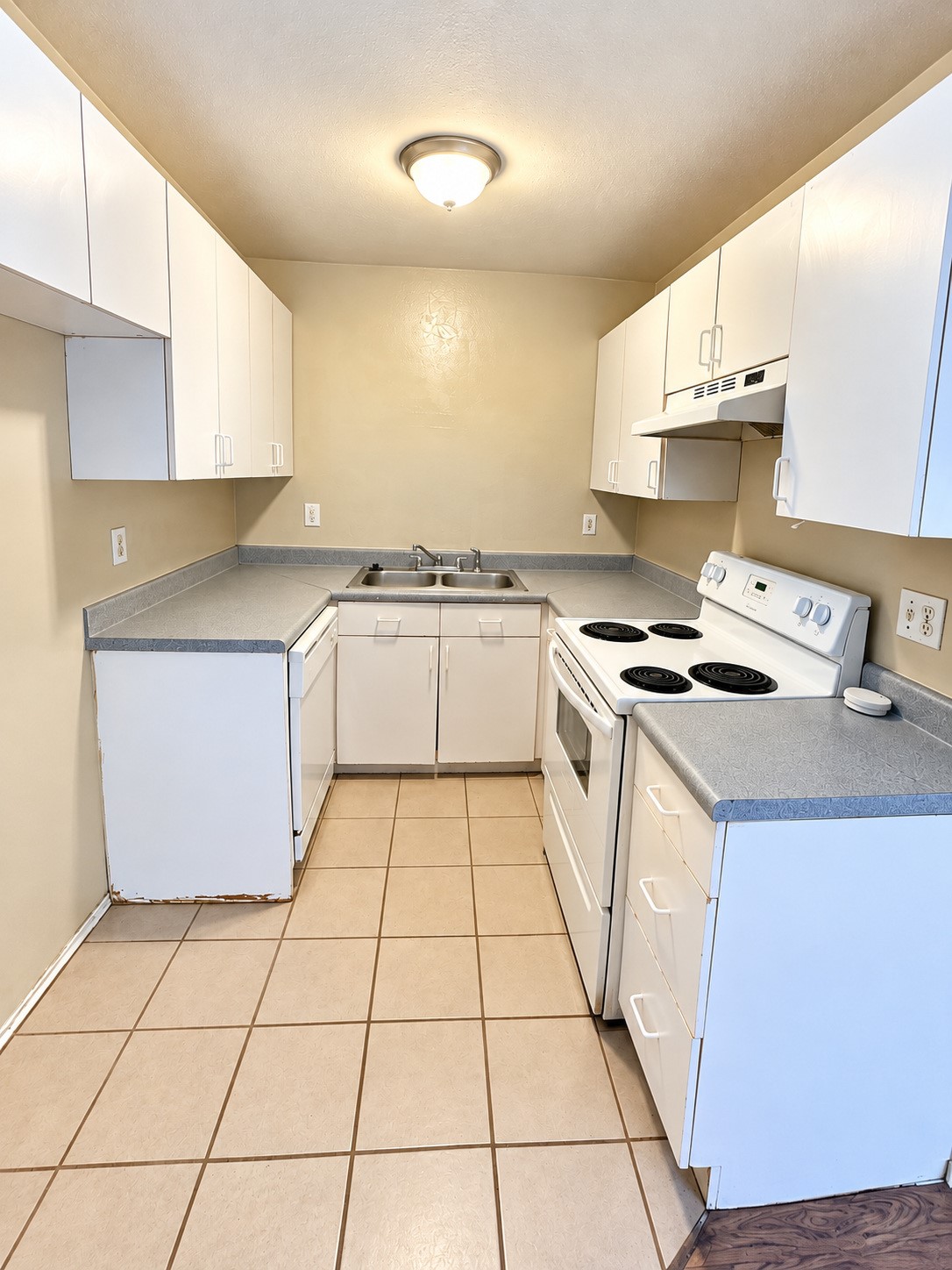 4714 Oleander Street D Property Photo 7