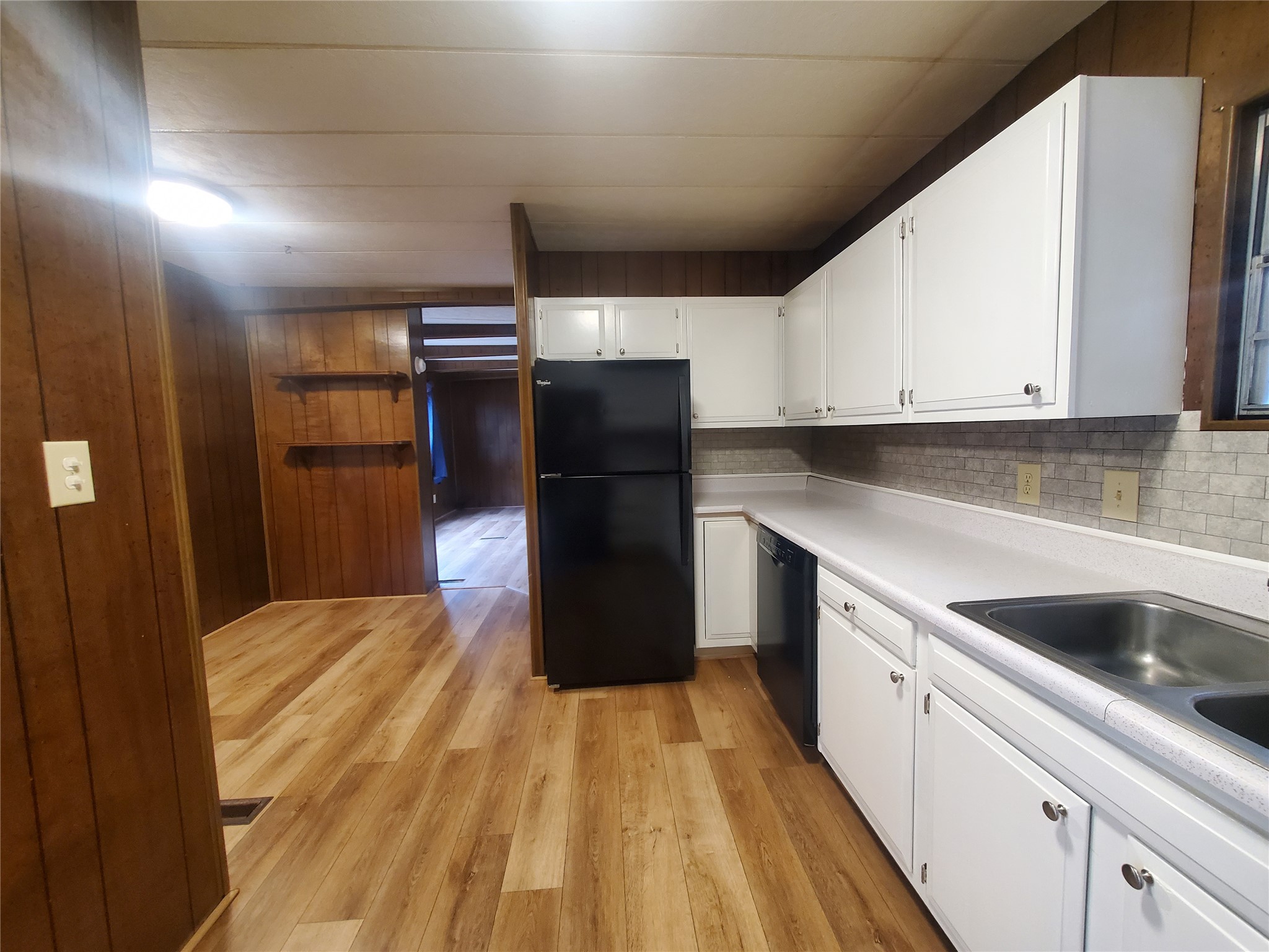 18379 Thomas Street Property Photo 6