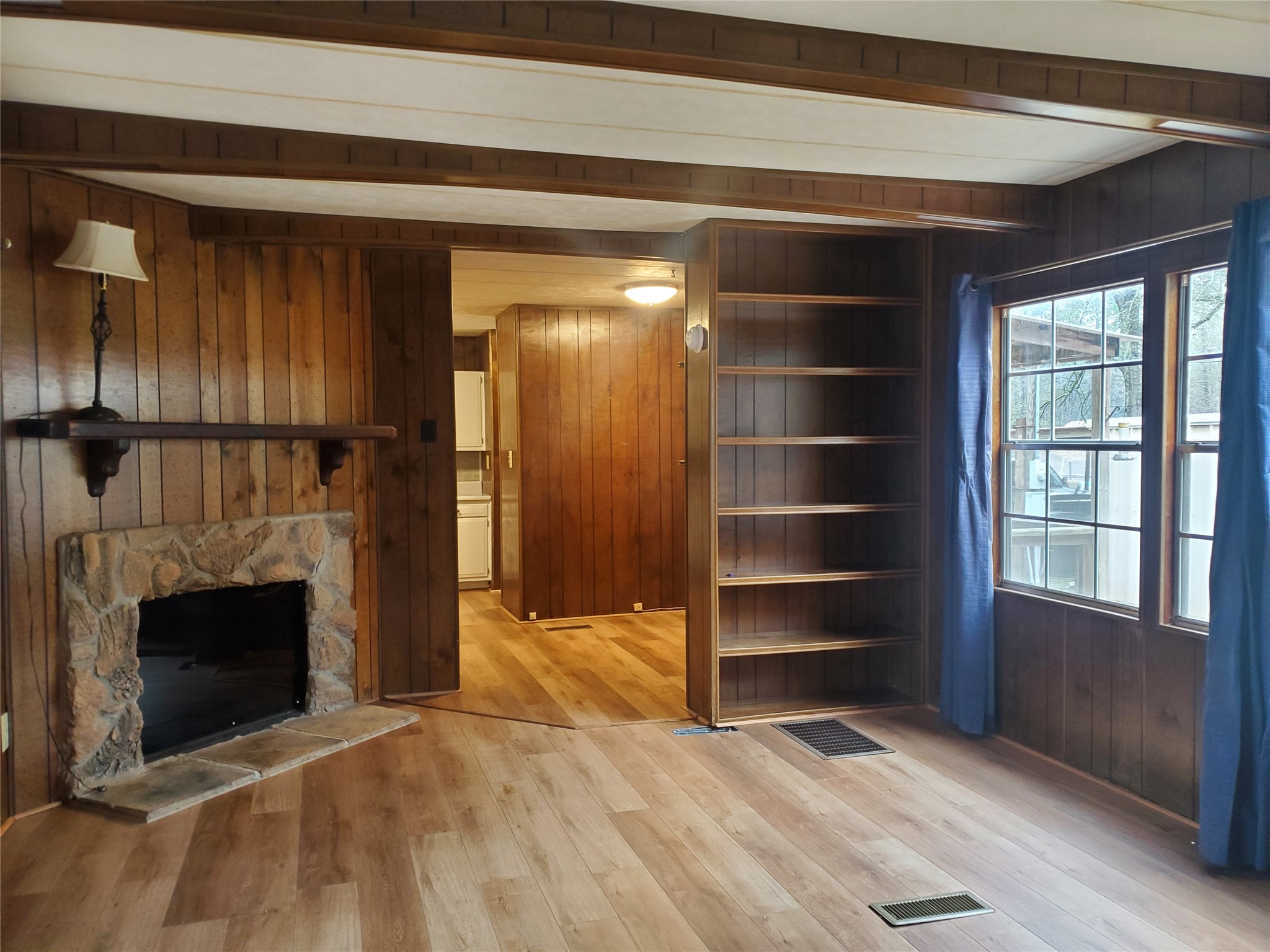 18379 Thomas Street Property Photo 10
