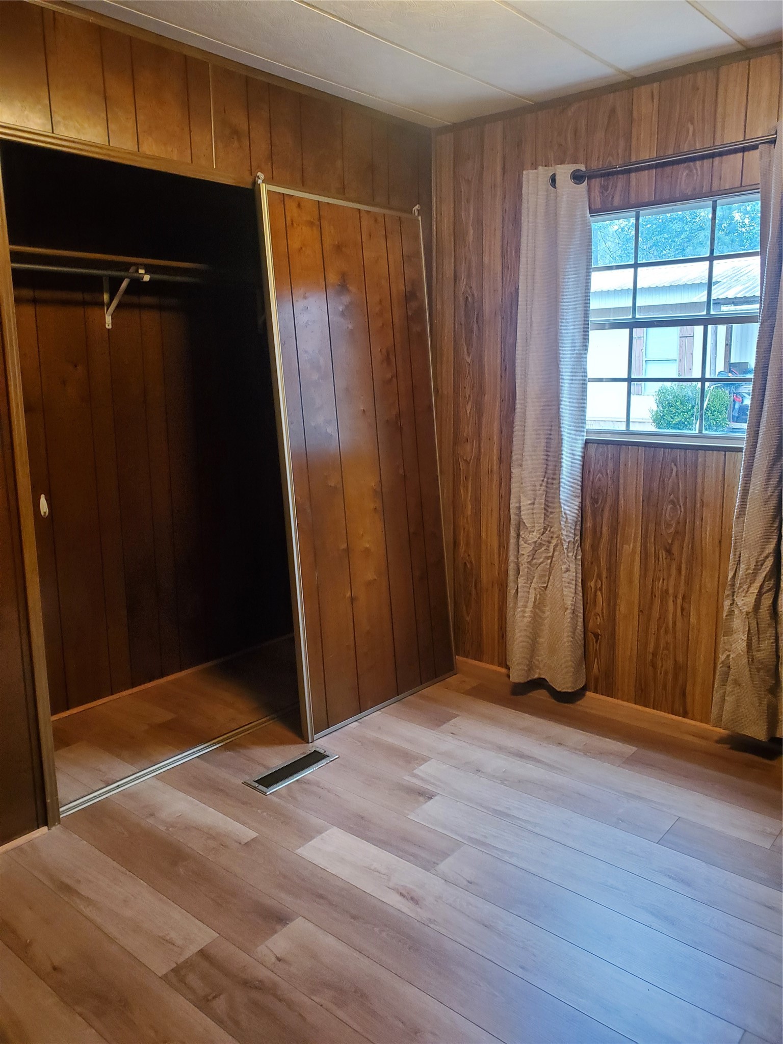 18379 Thomas Street Property Photo 11