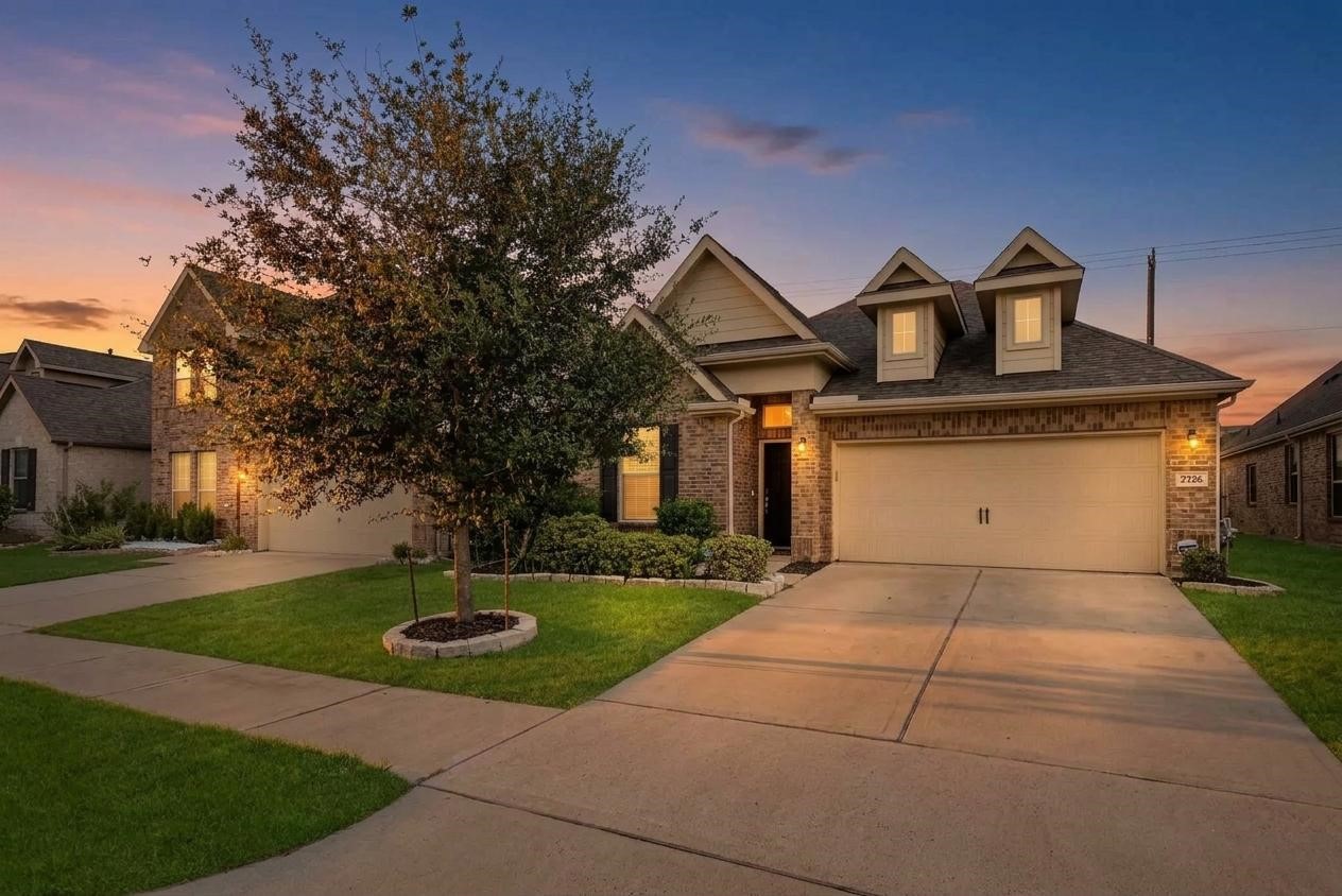 2726 Painted Sunrise Trail