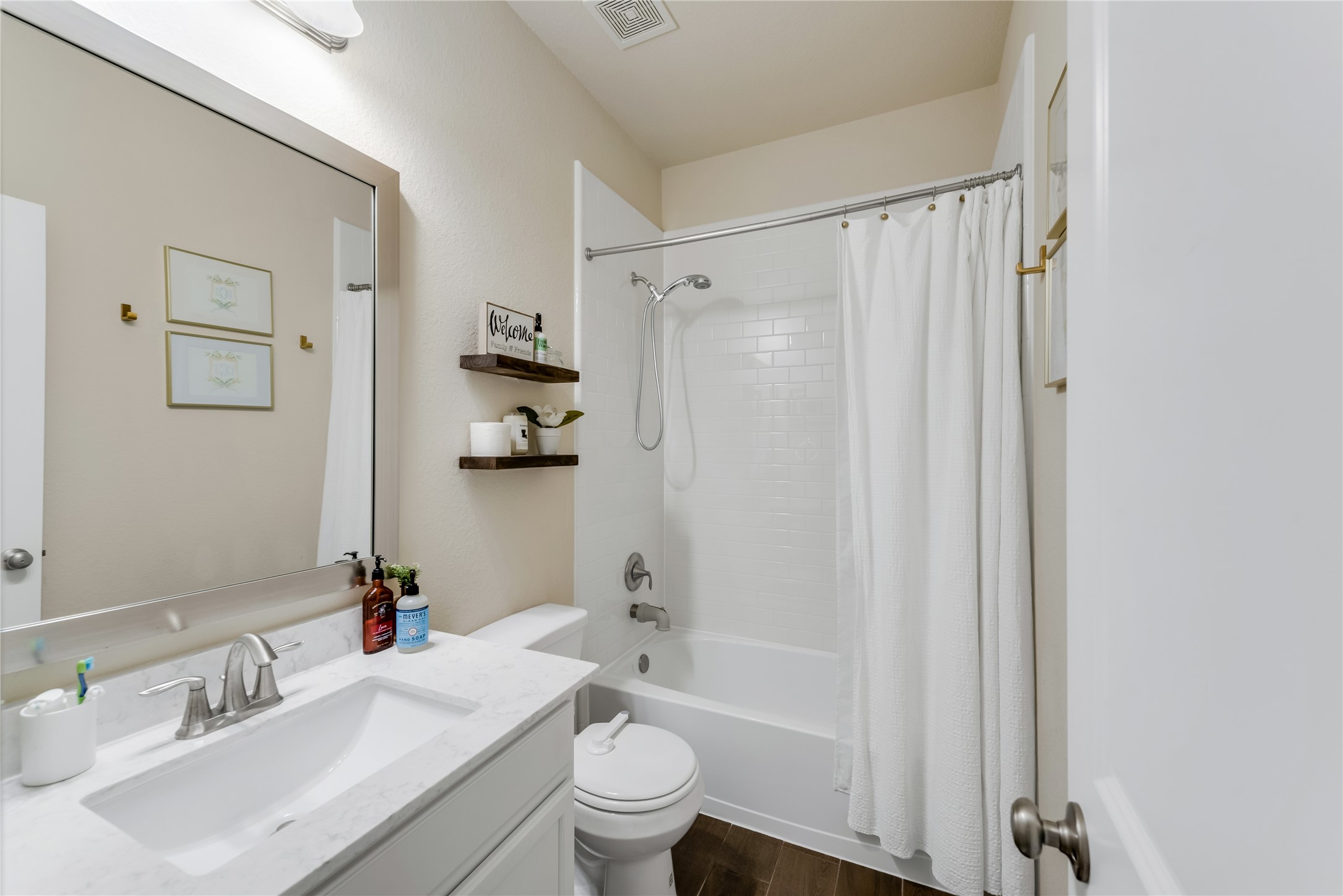 2726 Painted Sunrise Trail Property Photo 26