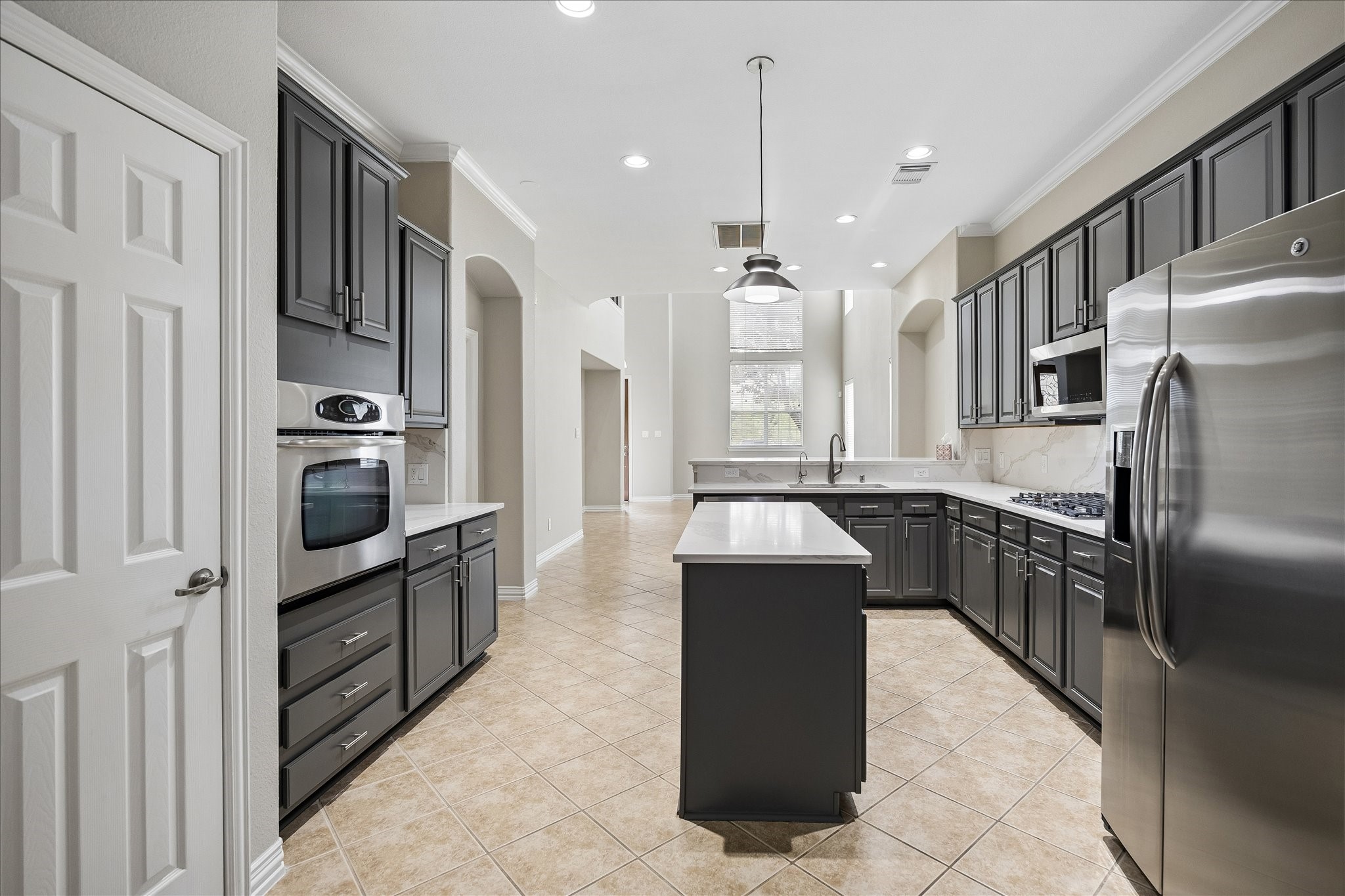 16003 Powder Springs Lane Property Photo 3