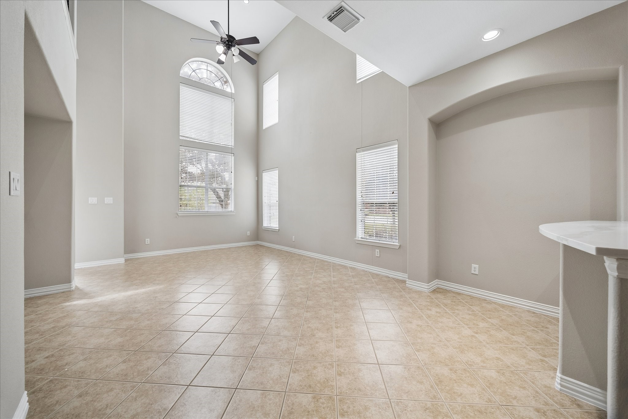 16003 Powder Springs Lane Property Photo 10