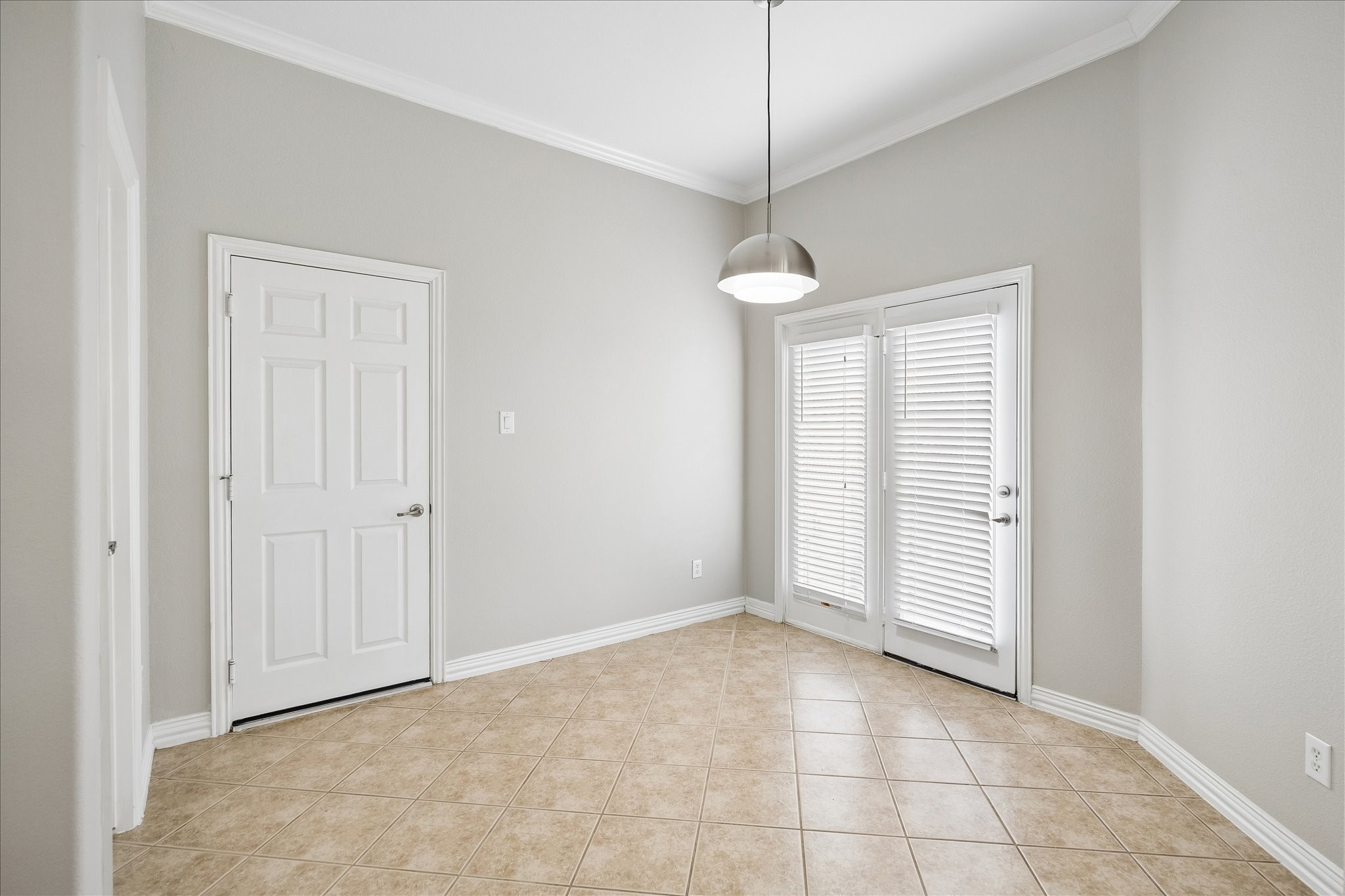 16003 Powder Springs Lane Property Photo 13