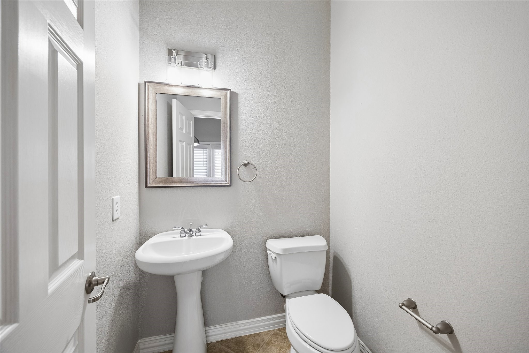 16003 Powder Springs Lane Property Photo 14