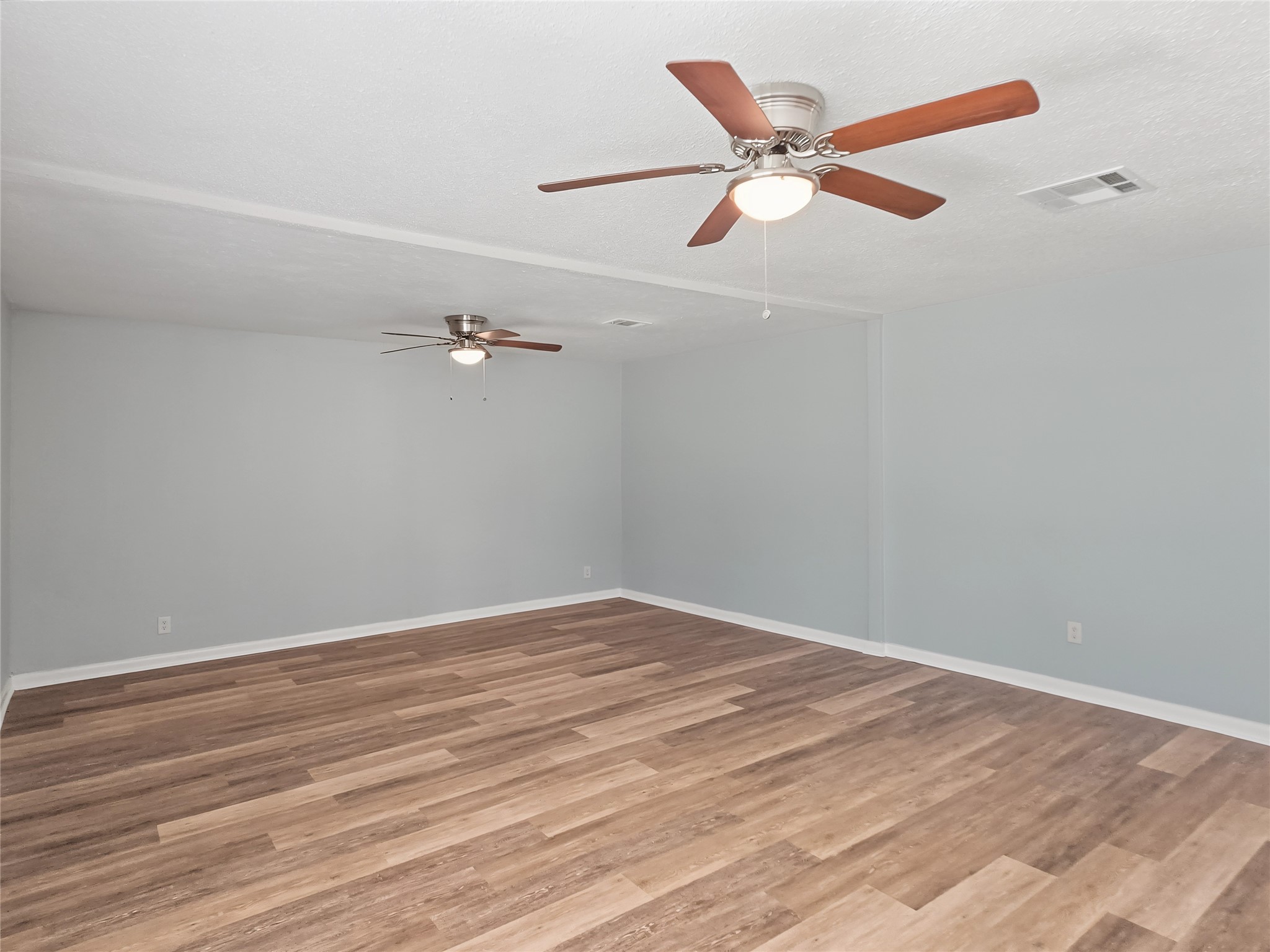 5427 Willow Glen Drive Property Photo 2