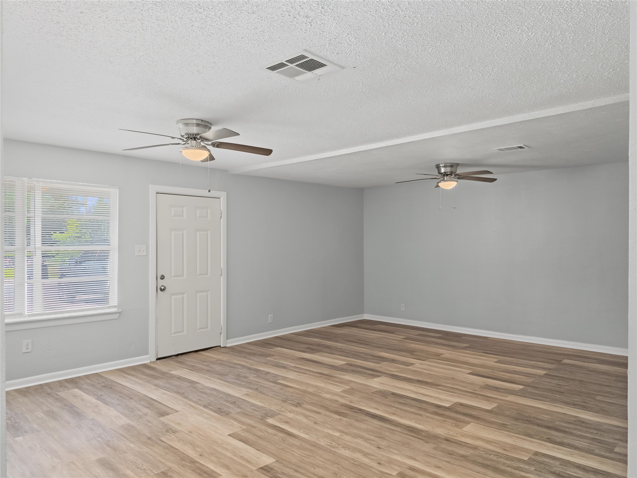 5427 Willow Glen Drive Property Photo 10