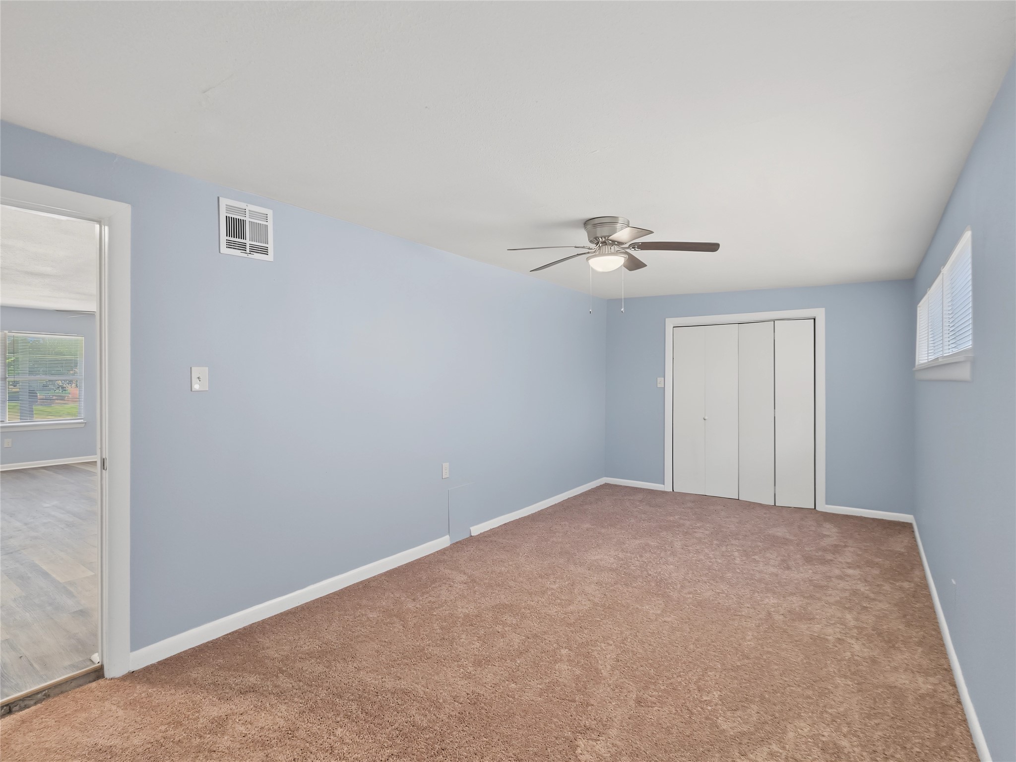 5427 Willow Glen Drive Property Photo 12