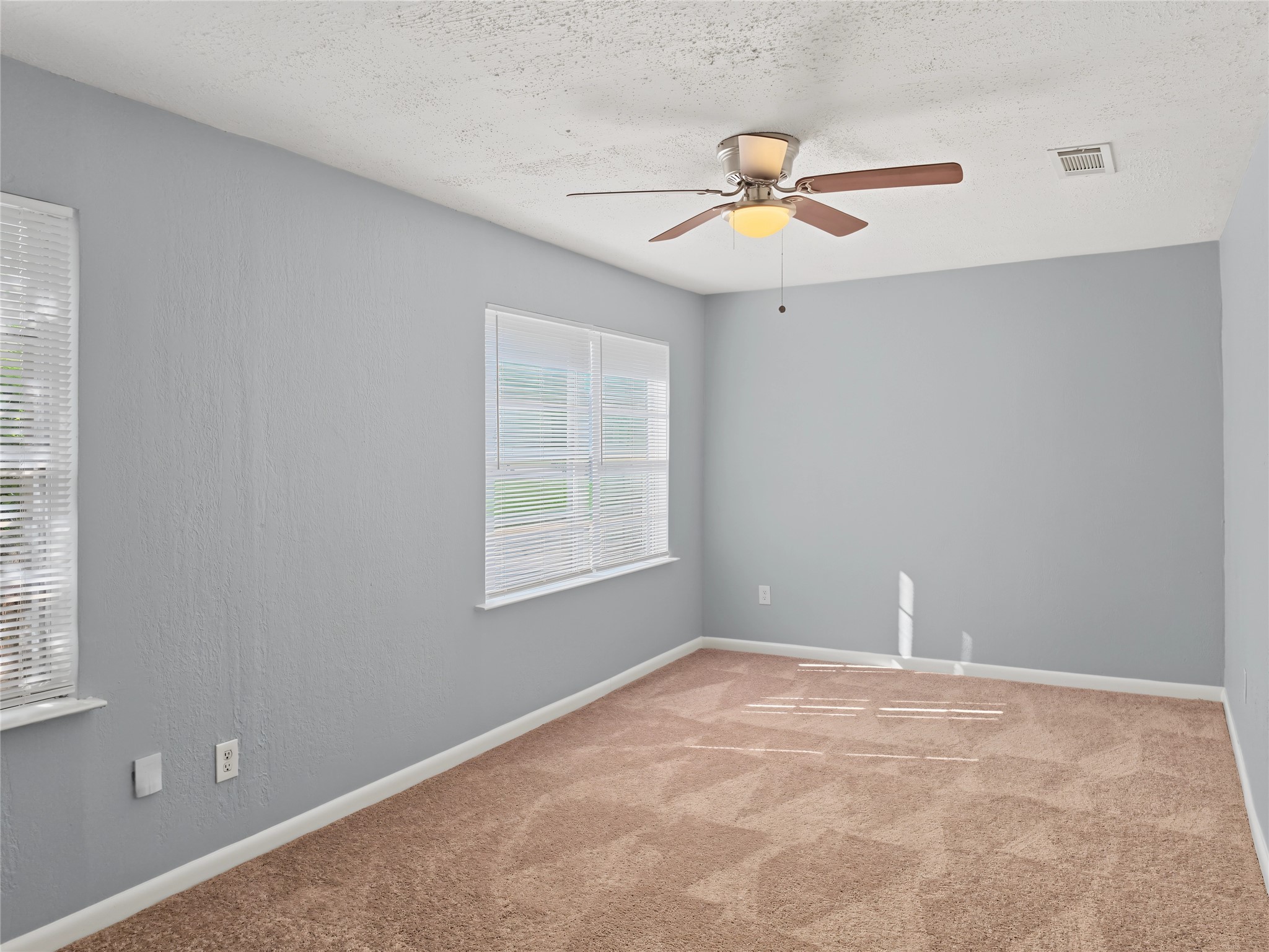 5427 Willow Glen Drive Property Photo 13