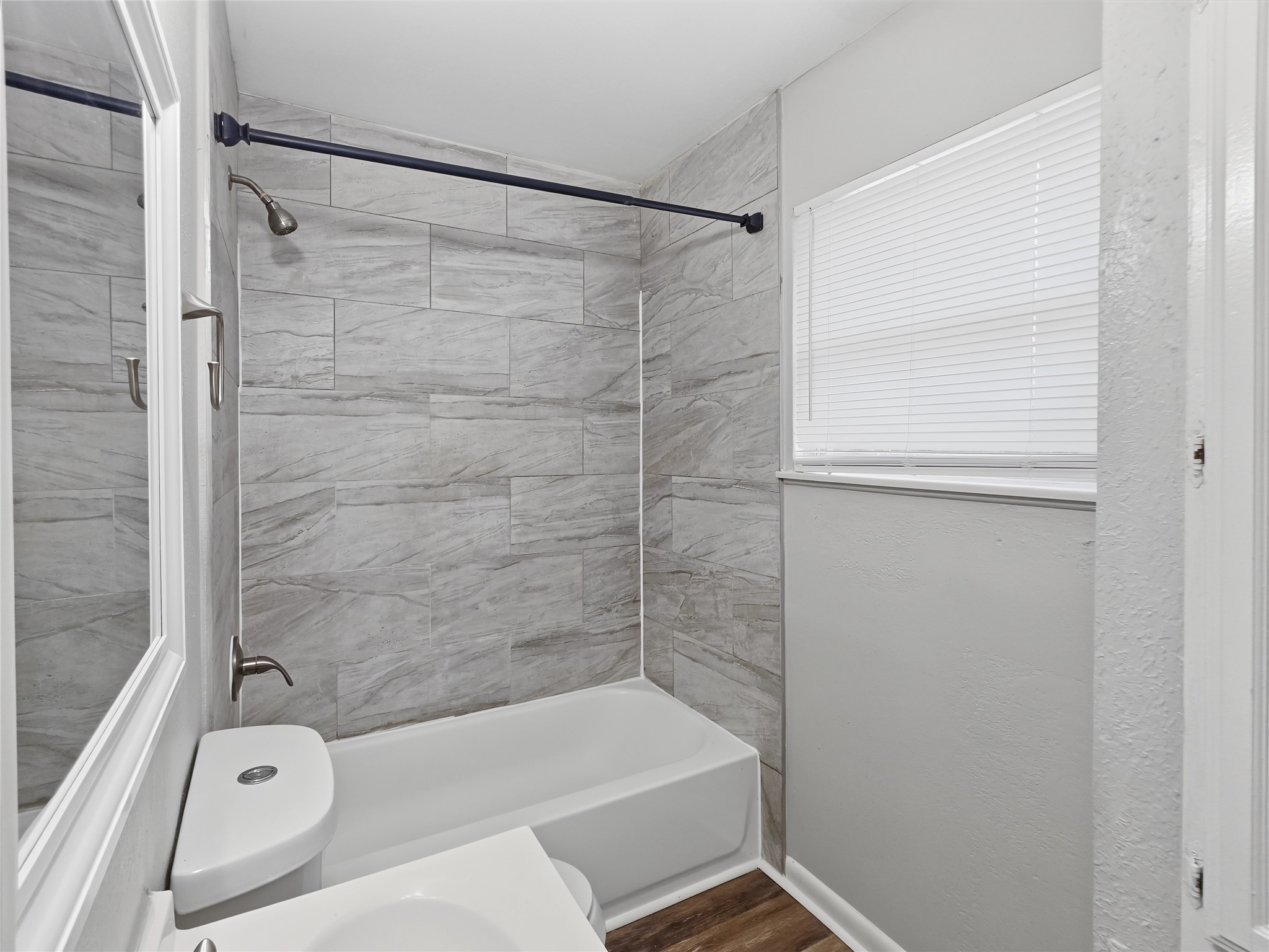 5427 Willow Glen Drive Property Photo 14