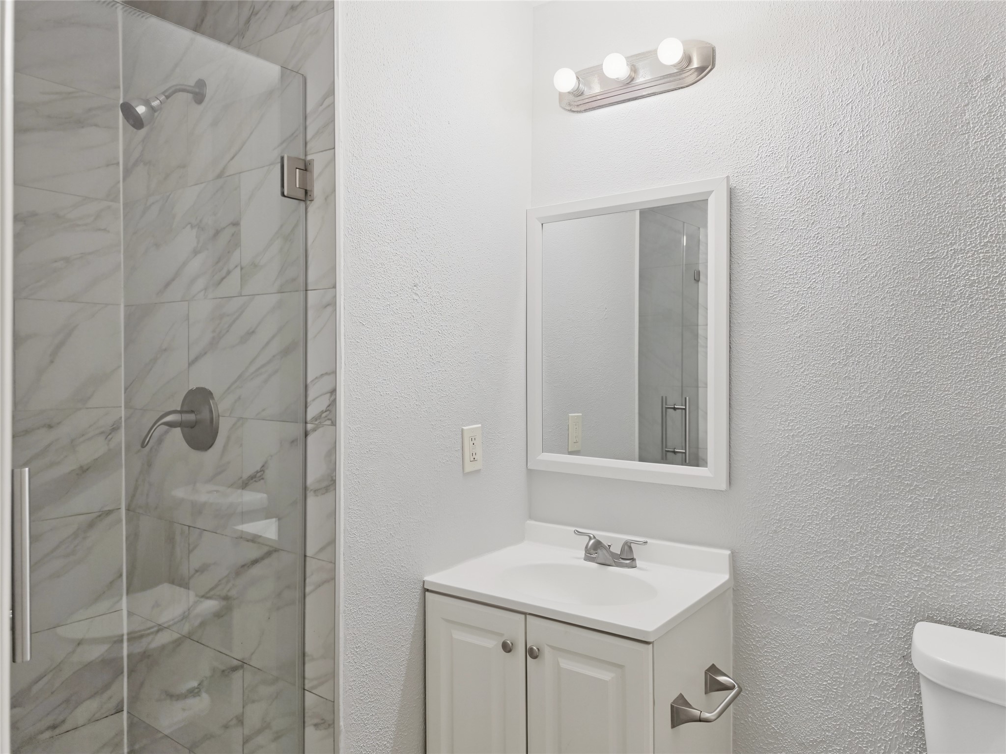 5427 Willow Glen Drive Property Photo 16