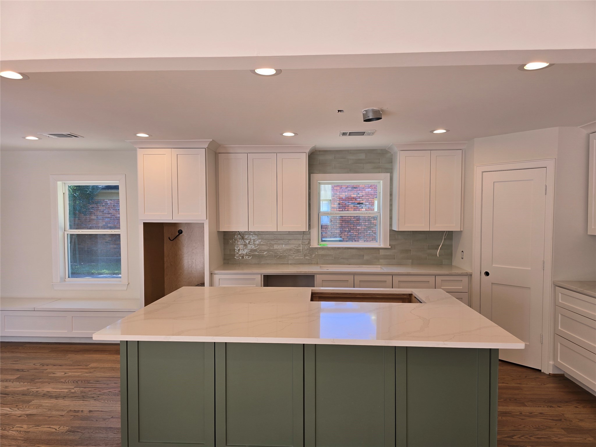 7727 Fairdale Lane Property Photo 7