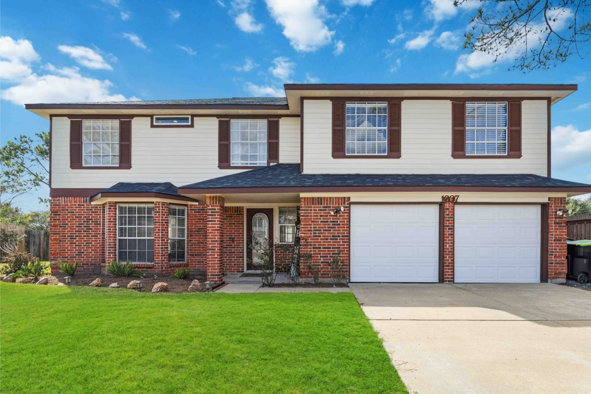 1207 Hollowood Lane Property Photo