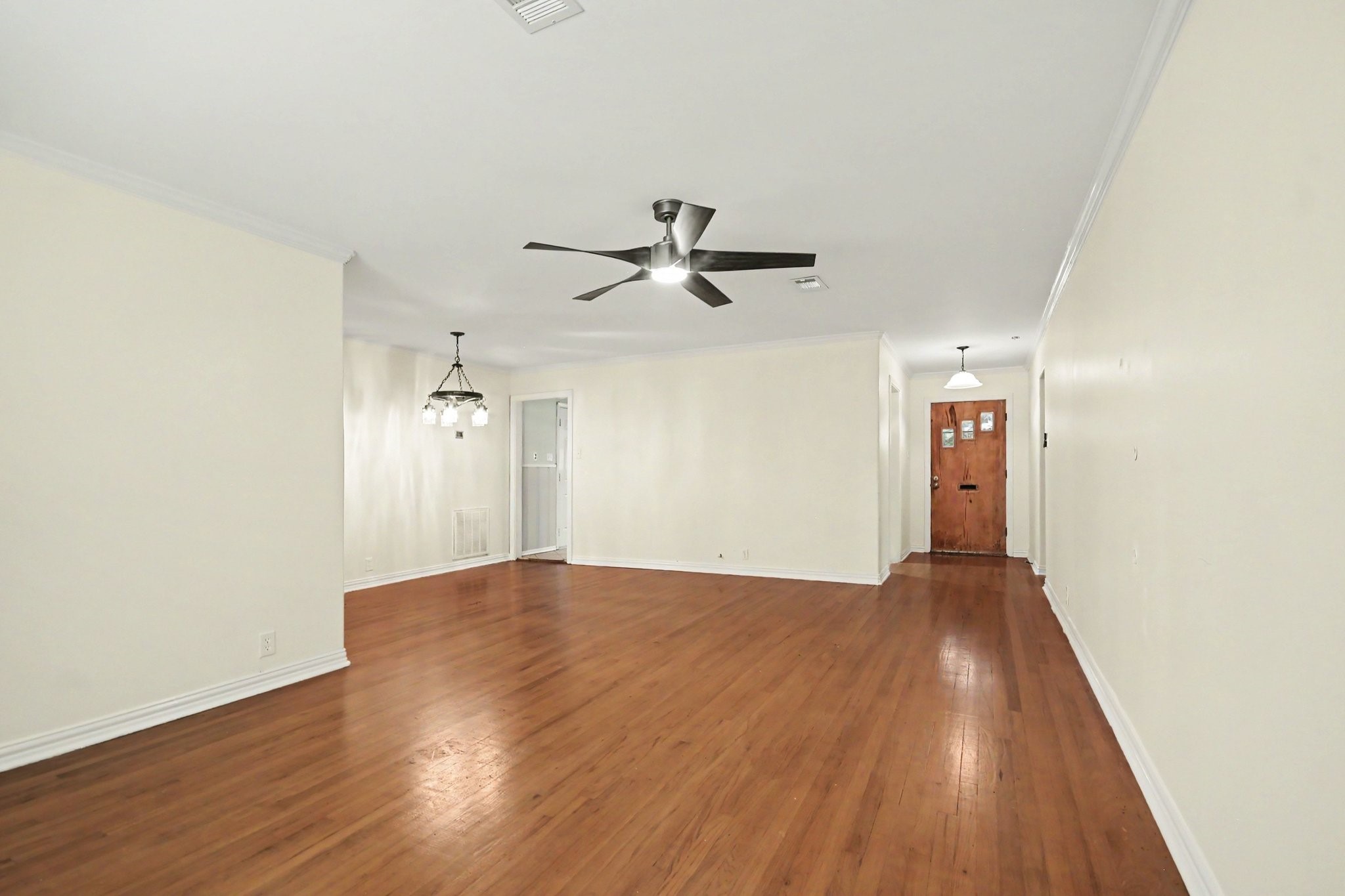 5013 Live Oak Drive Property Photo 5