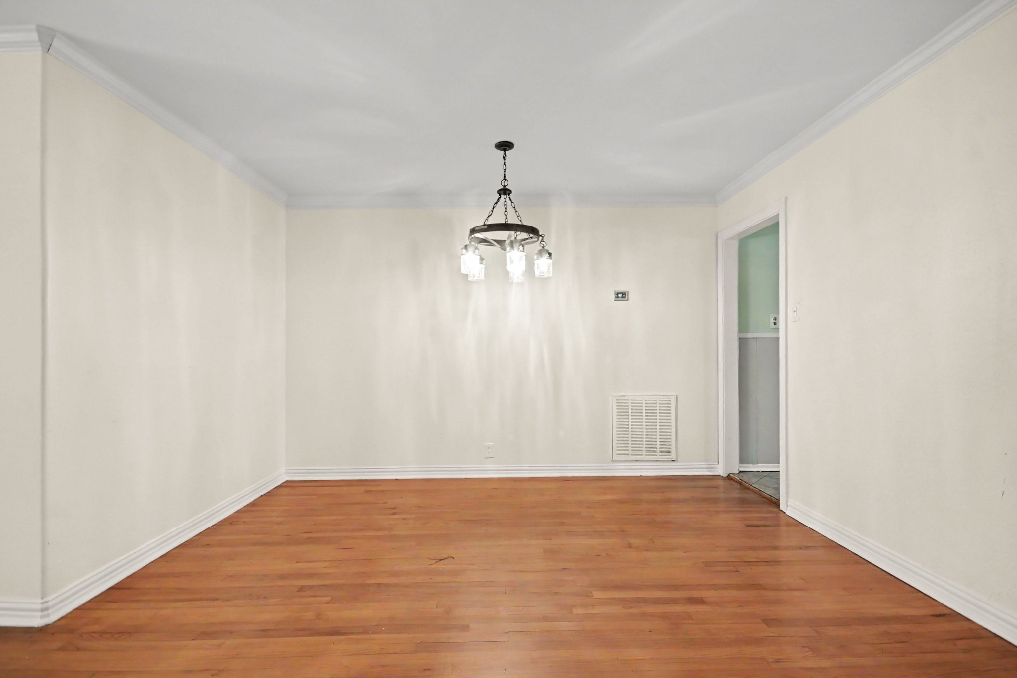 5013 Live Oak Drive Property Photo 7