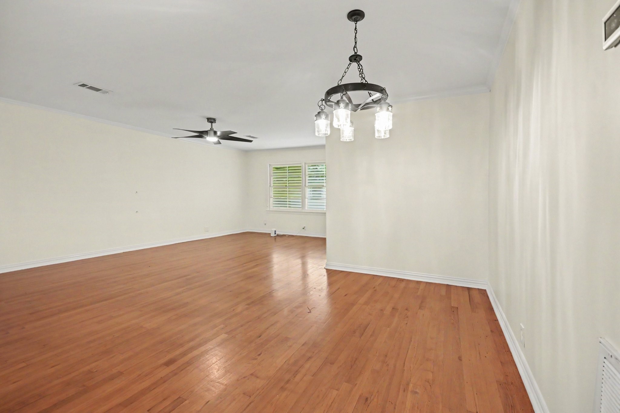 5013 Live Oak Drive Property Photo 8