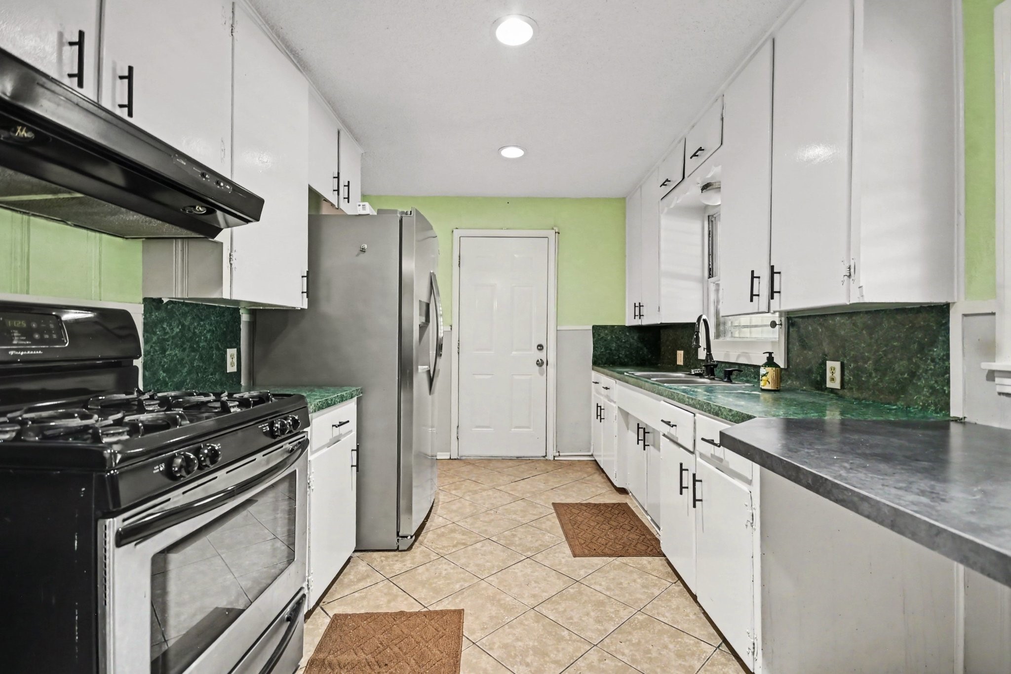 5013 Live Oak Drive Property Photo 9