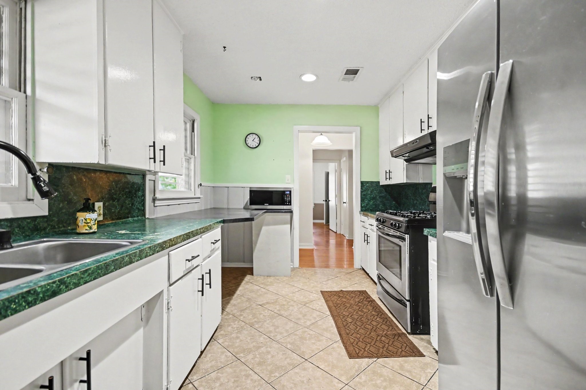 5013 Live Oak Drive Property Photo 10