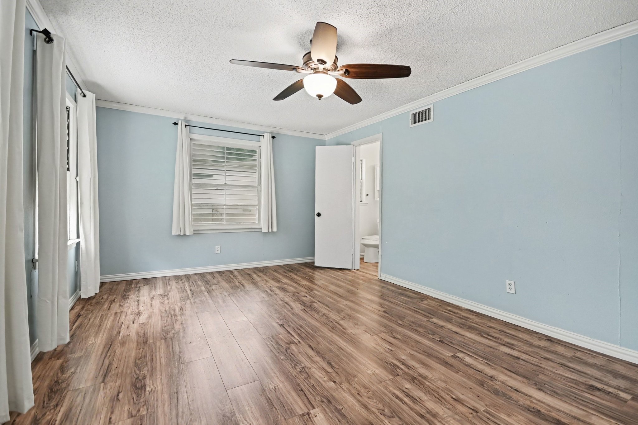 5013 Live Oak Drive Property Photo 12