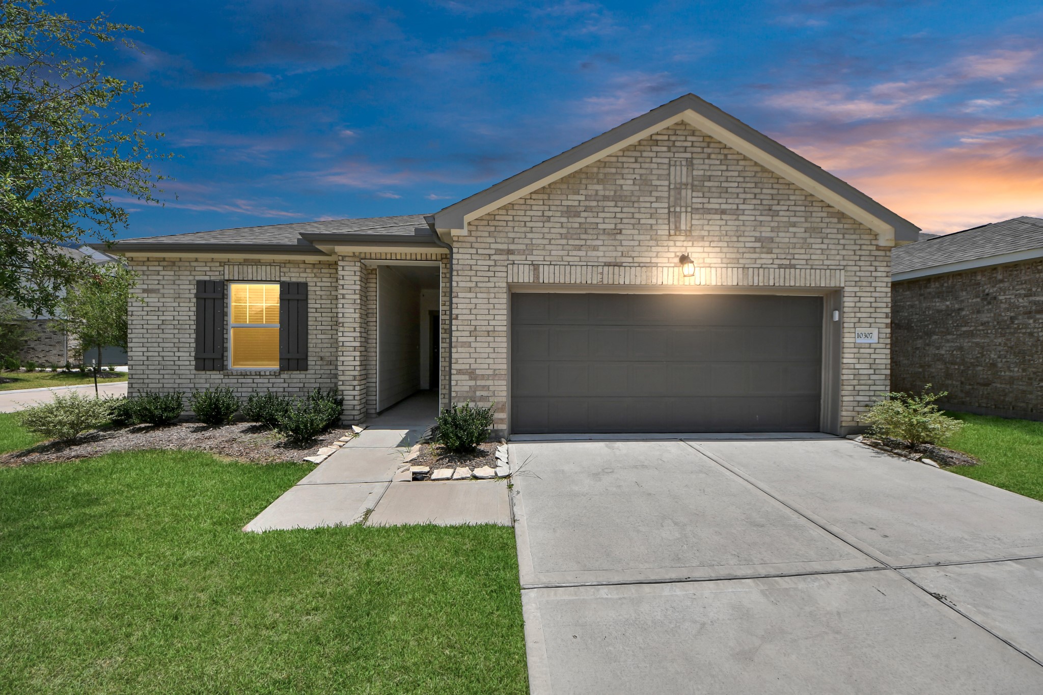 1814 Corsica Creek Lane Property Photo 1