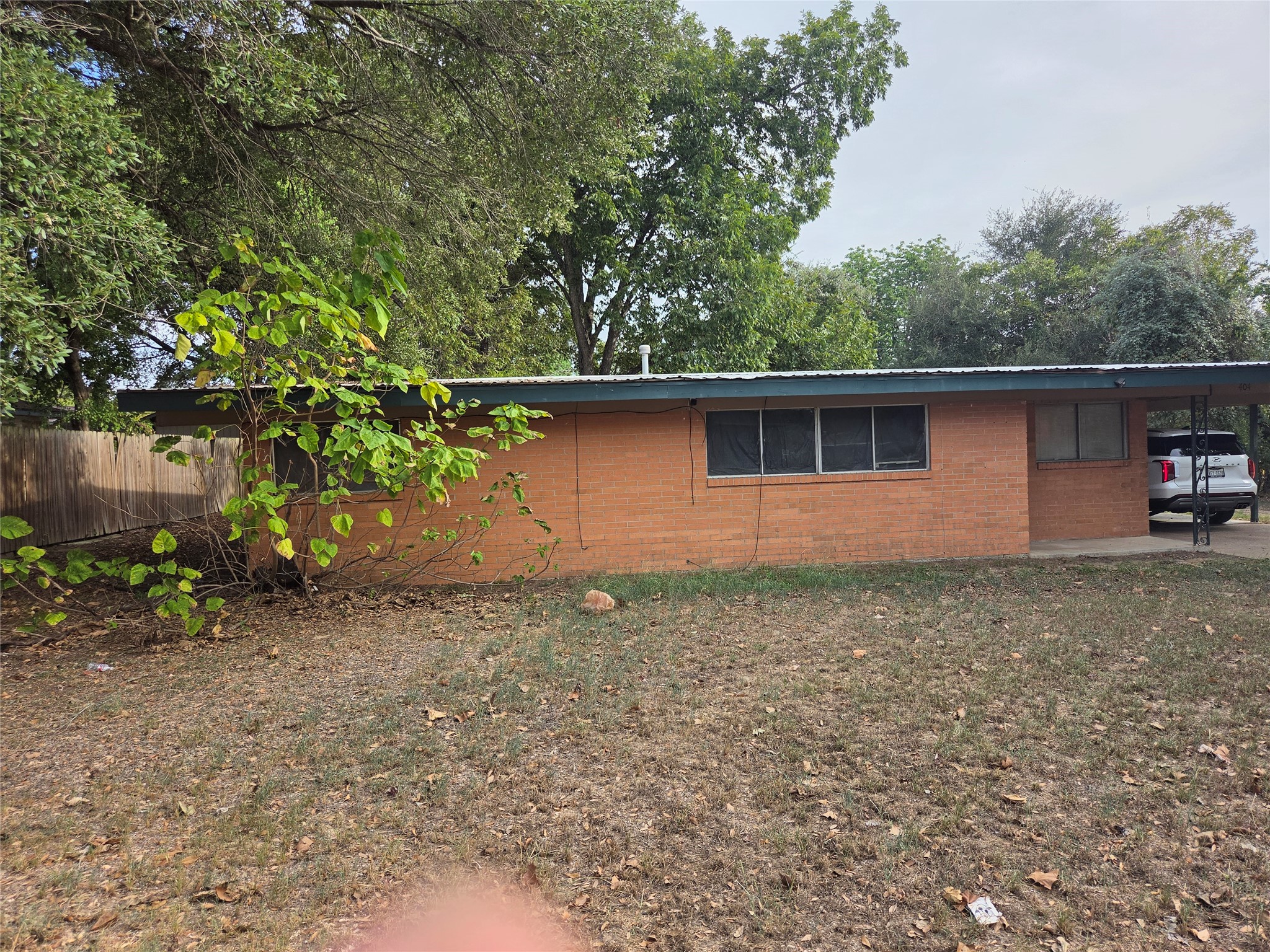 404 E Brown Street Property Photo 1