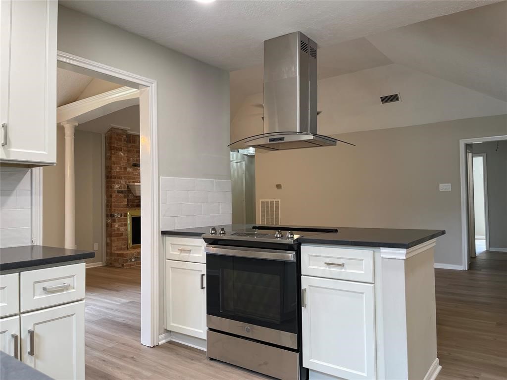 1015 Cascade Creek Drive Property Photo 12