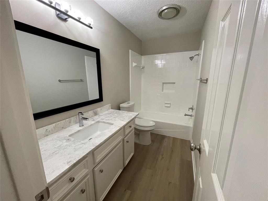 1015 Cascade Creek Drive Property Photo 21