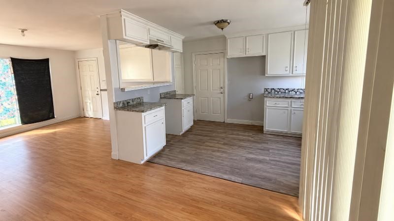 11213 Oswego Street Property Photo 8