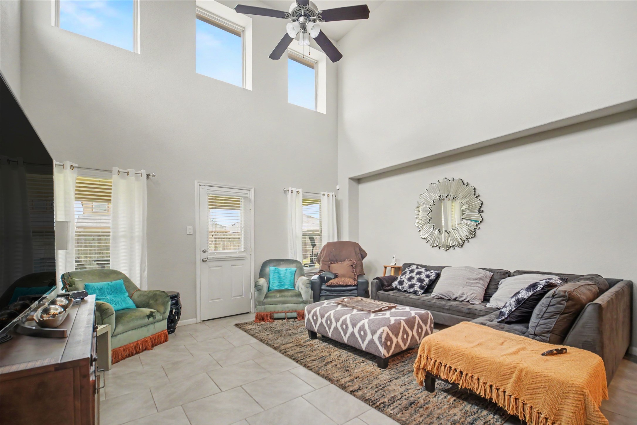 2027 Bravos Manor Lane Property Photo 10