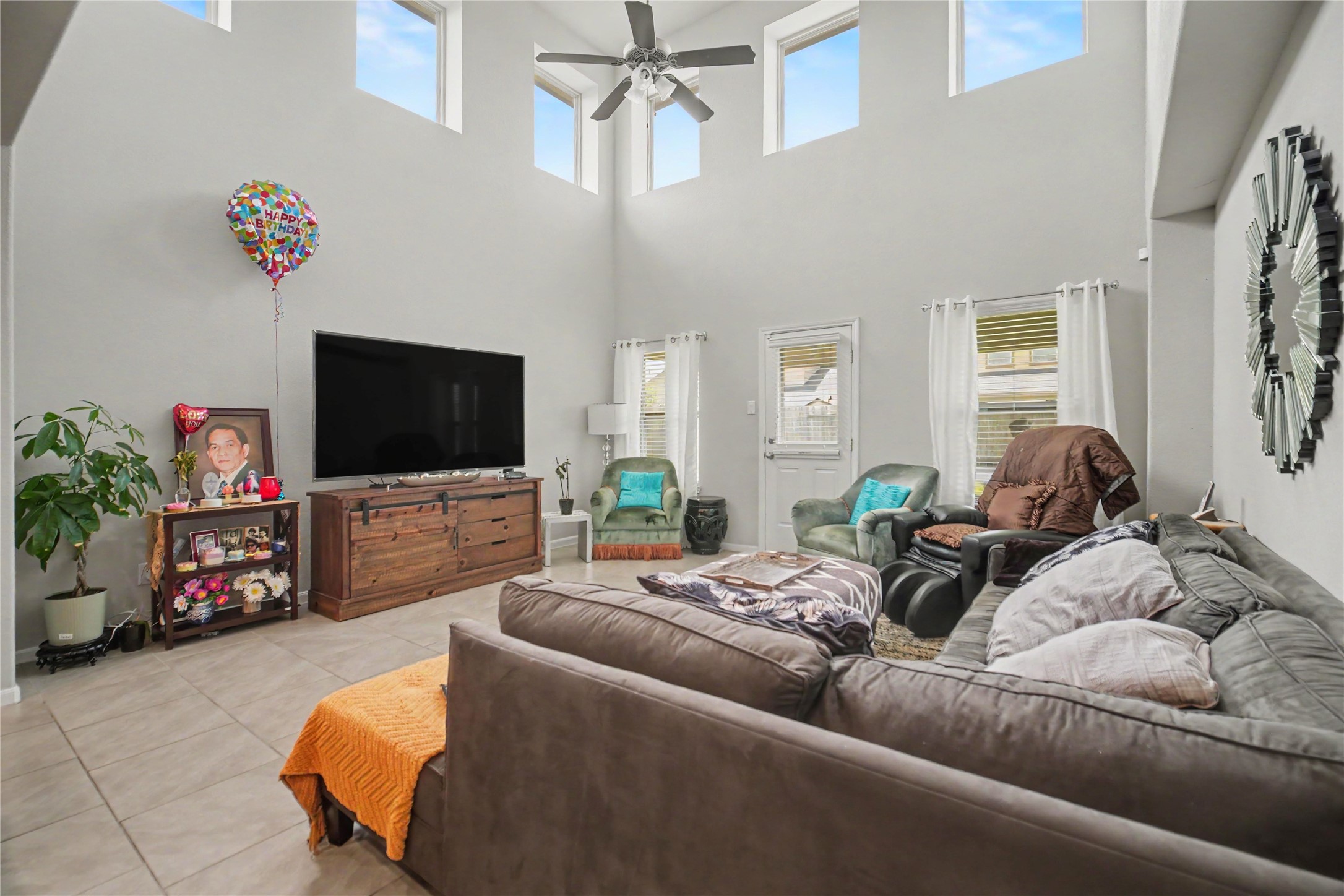 2027 Bravos Manor Lane Property Photo 11
